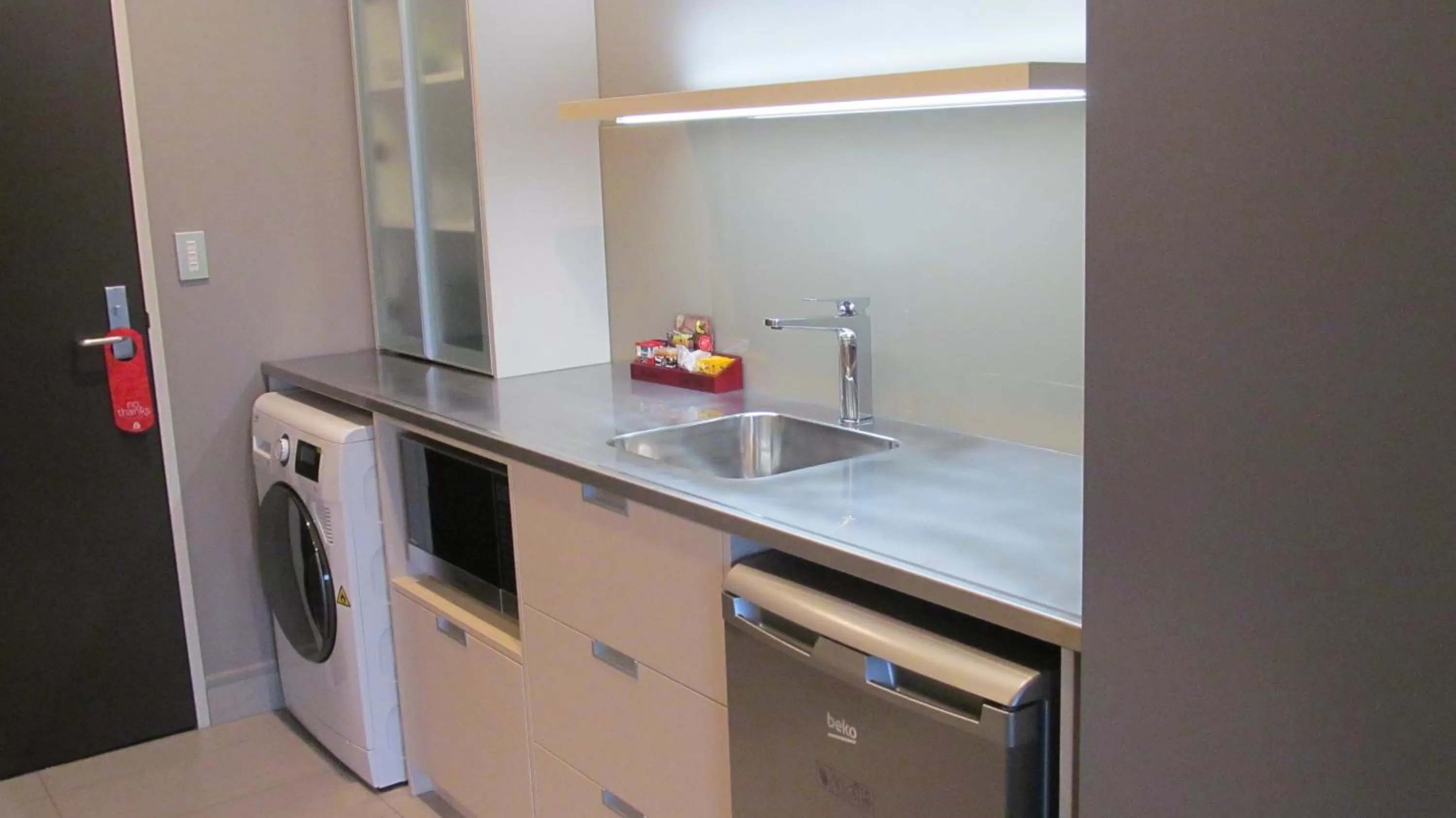 Kitchen or kitchenette in Amross Motel