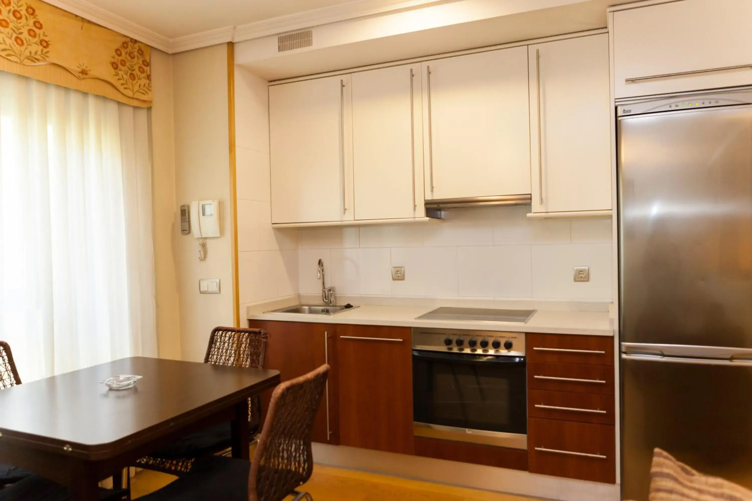 Kitchen or kitchenette, Kitchen/Kitchenette in Hotel Sercotel Tres Luces