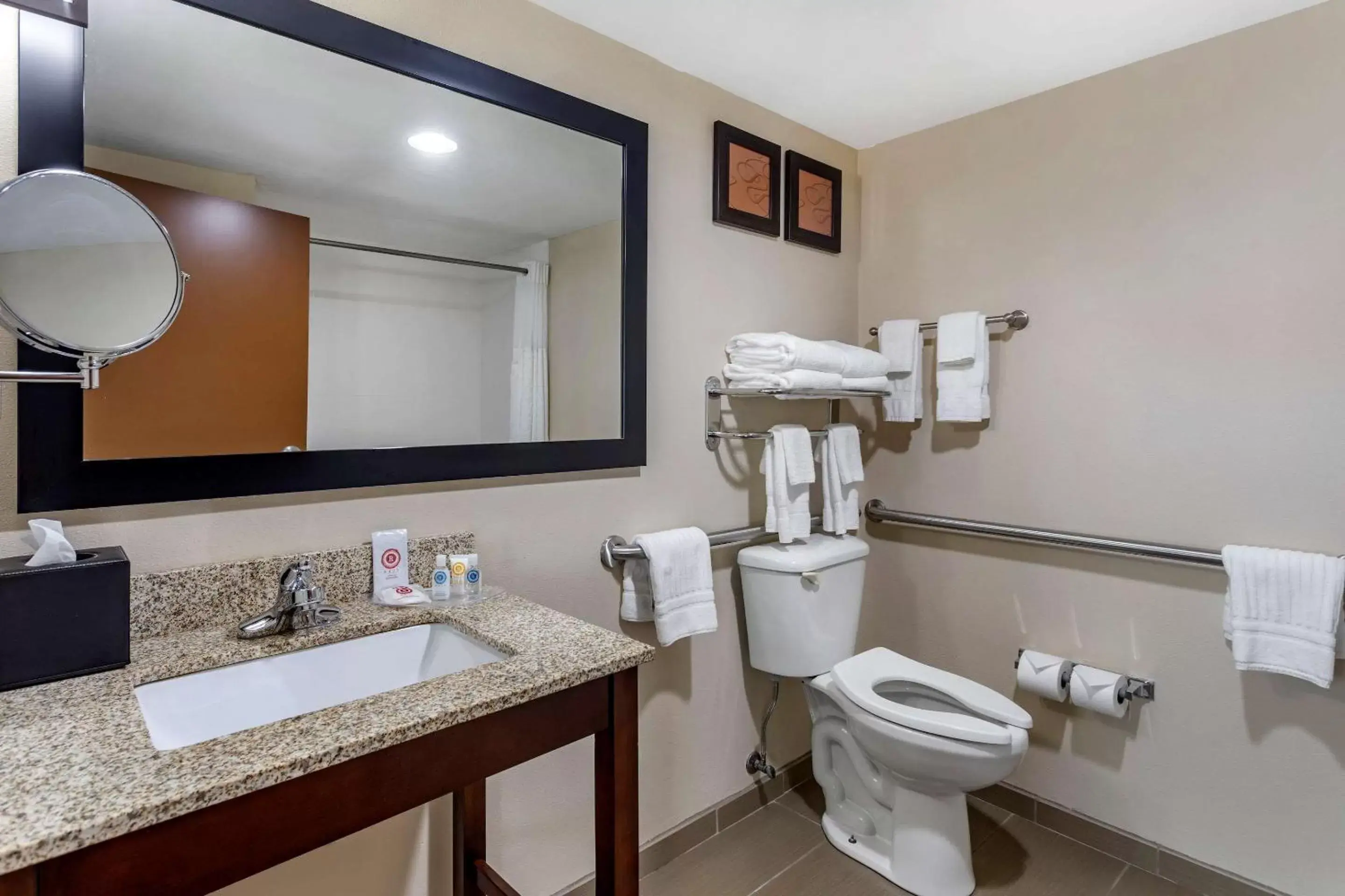 Photo of the whole room, Bathroom in Comfort Suites Manchester