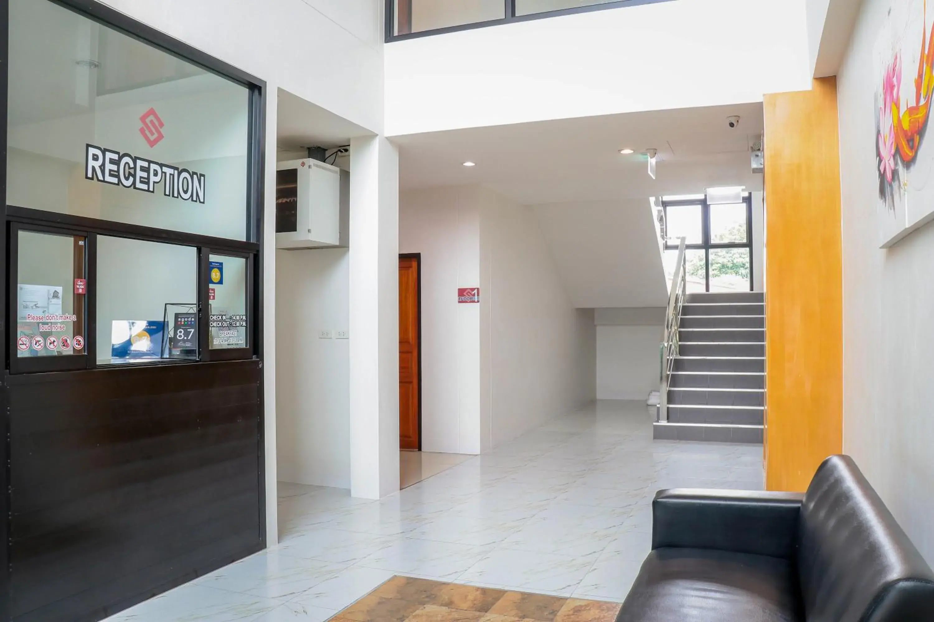 Lobby or reception in S2 Airport Residence Lobby or reception in S2 Airport Residence