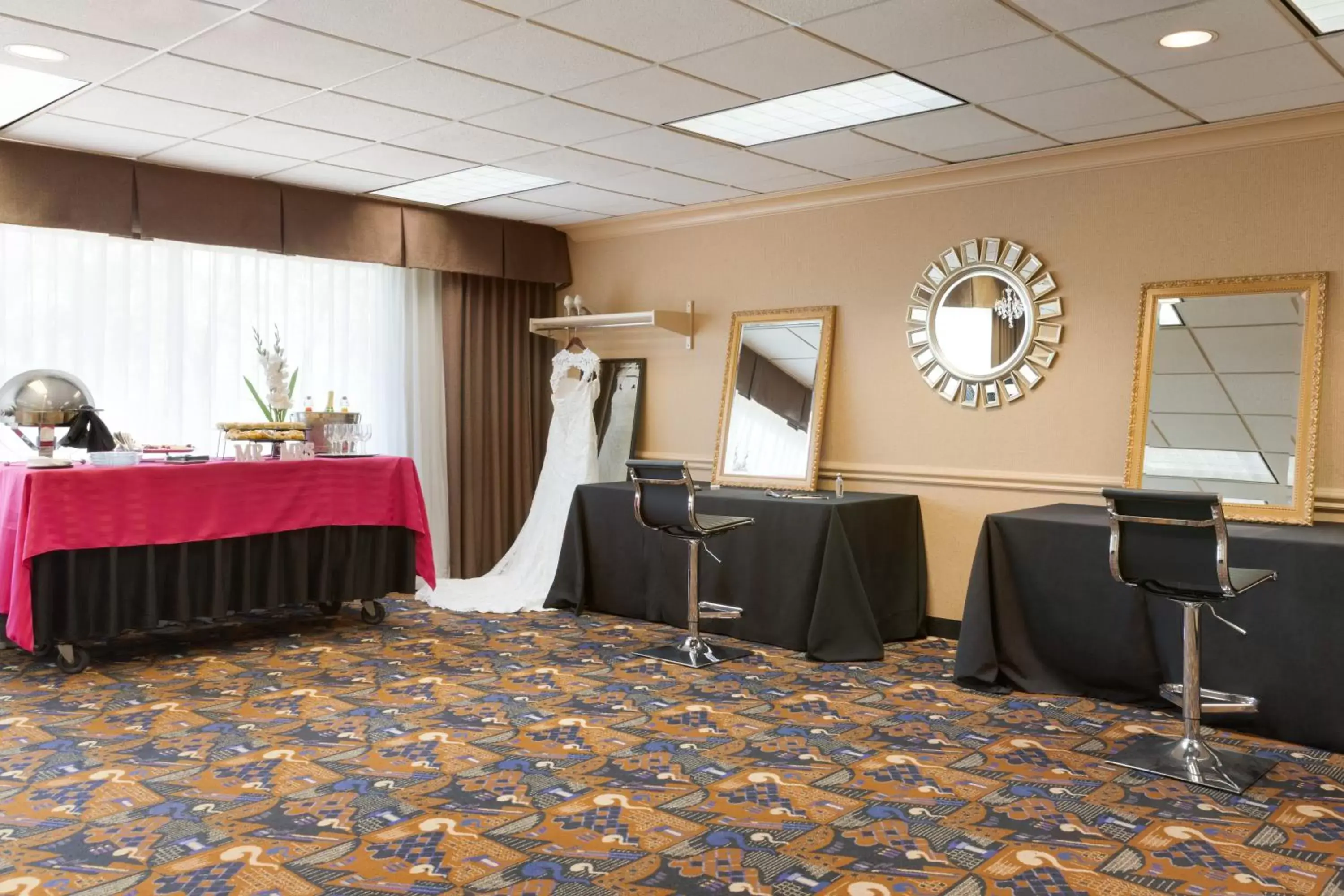 Meeting/conference room, Business Area/Conference Room in Crowne Plaza Auburn Hills, an IHG Hotel