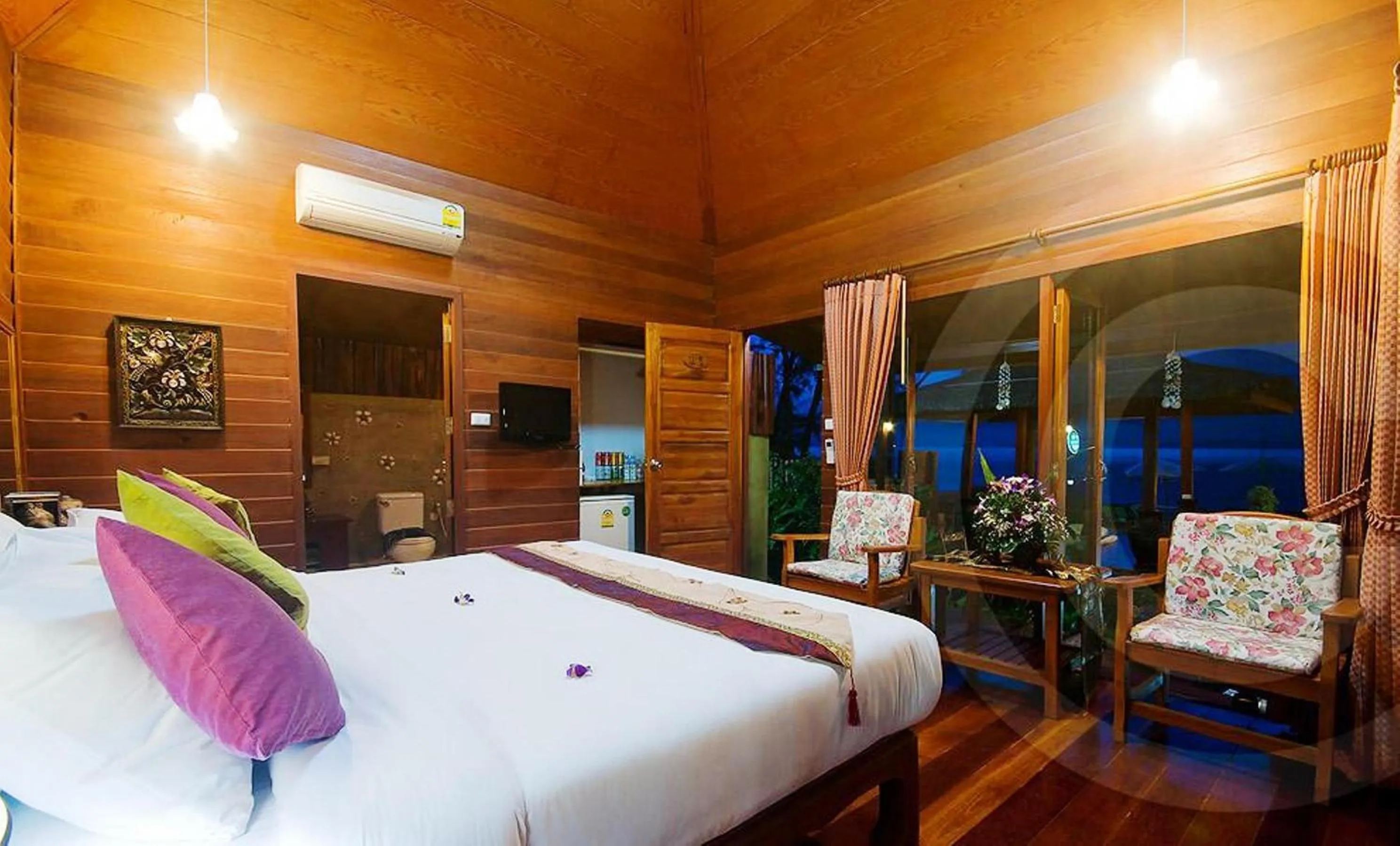 Photo of the whole room, Bed in Lipa Bay Resort