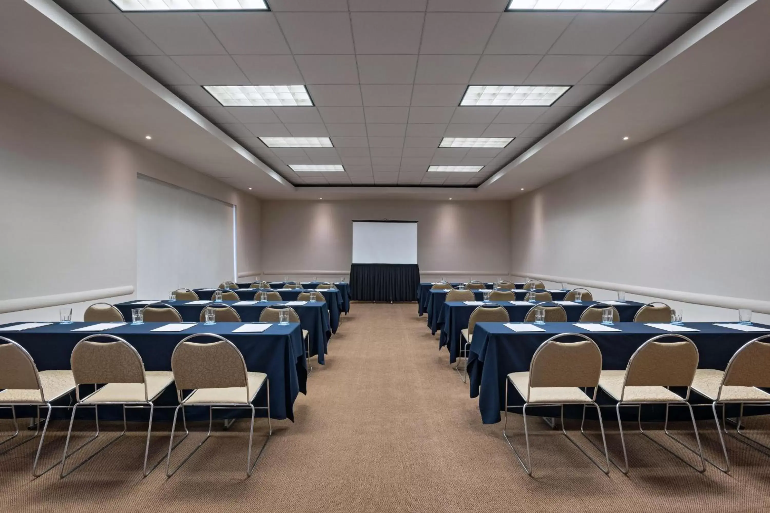 Meeting/conference room in Four Points by Sheraton Monterrey Linda Vista