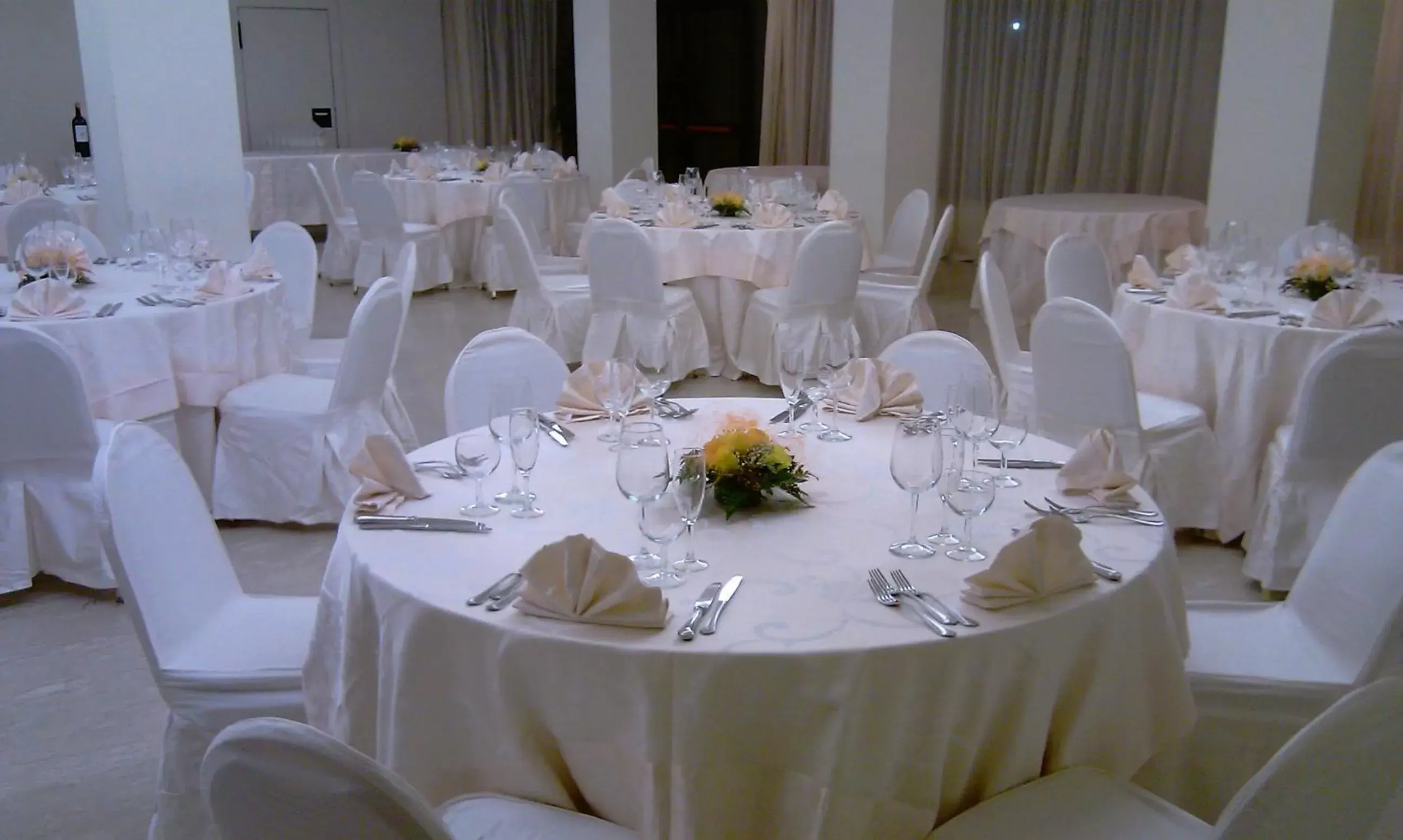 Restaurant/places to eat, Banquet Facilities in Hotel Ristorante La Campagnola