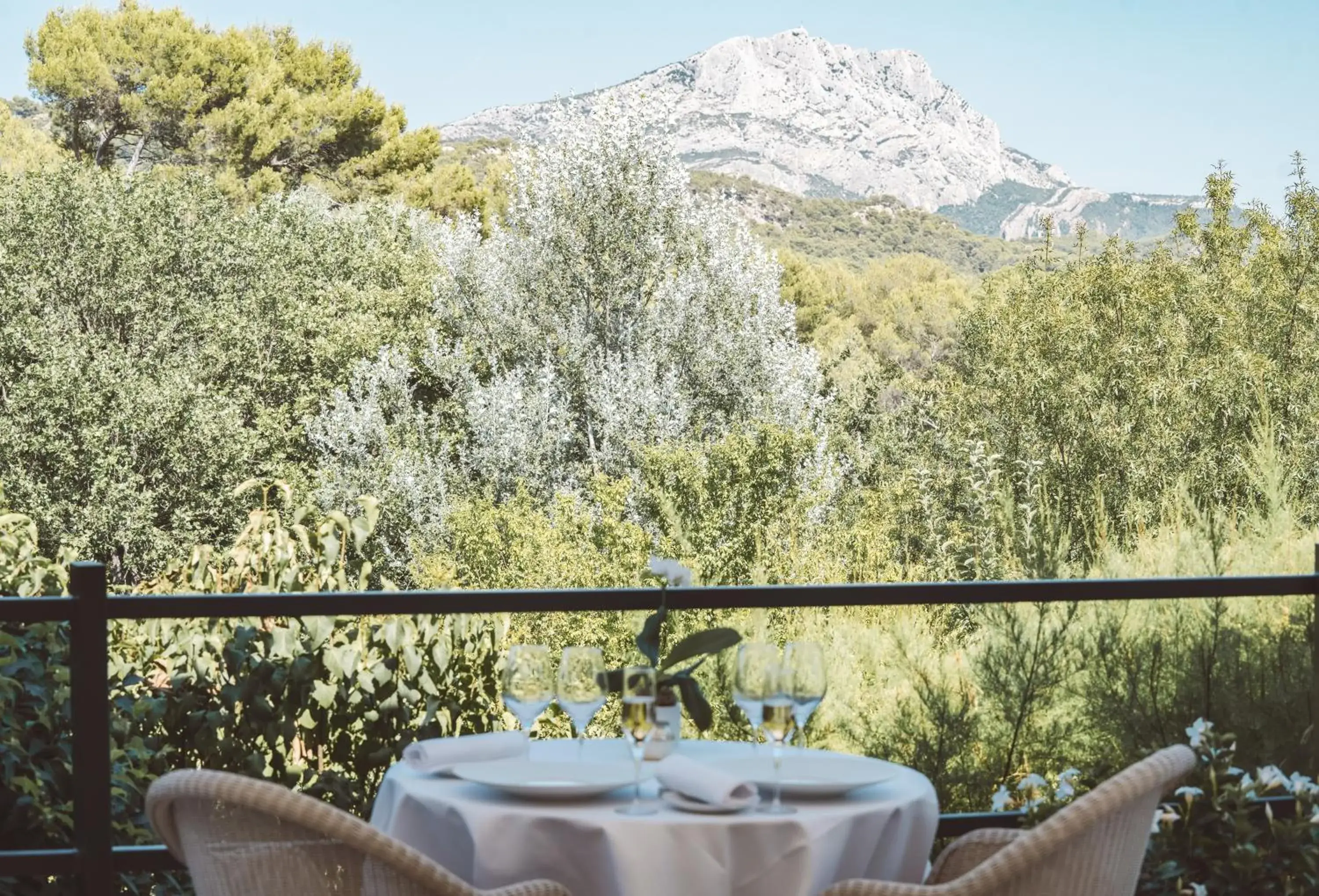 Restaurant/places to eat, Mountain View in Les Lodges Sainte-Victoire Hotel & Spa