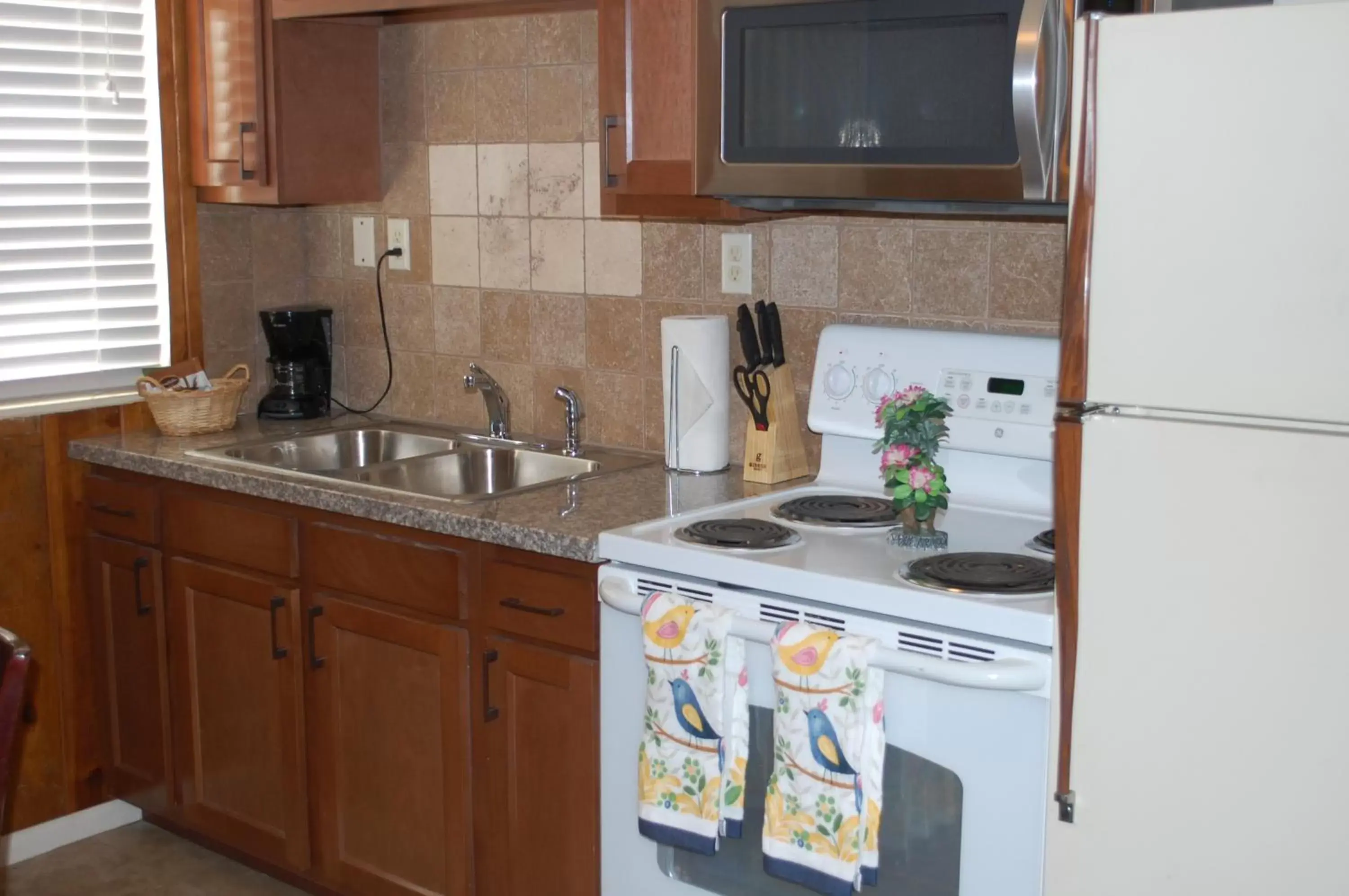 Day, Kitchen/Kitchenette in El Rancho Motel