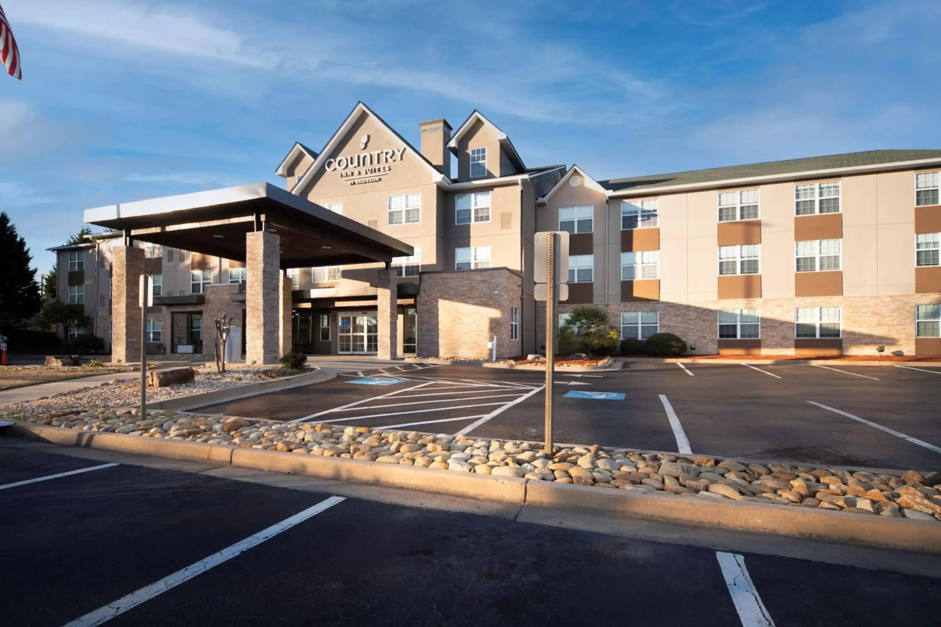 Property building in Country Inn & Suites by Radisson, Stone Mountain, GA