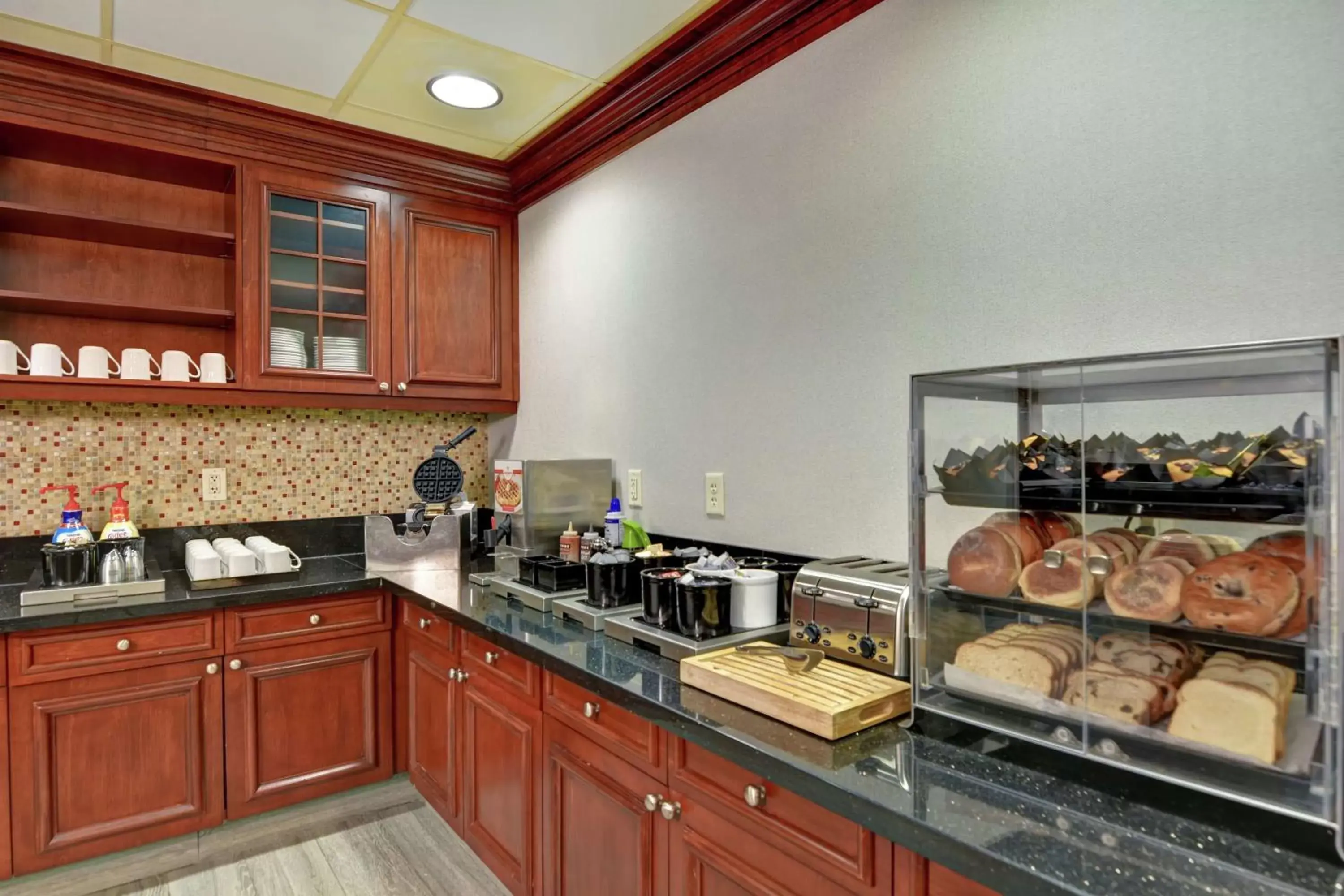 Breakfast, Kitchen/Kitchenette in Homewood Suites by Hilton Reno