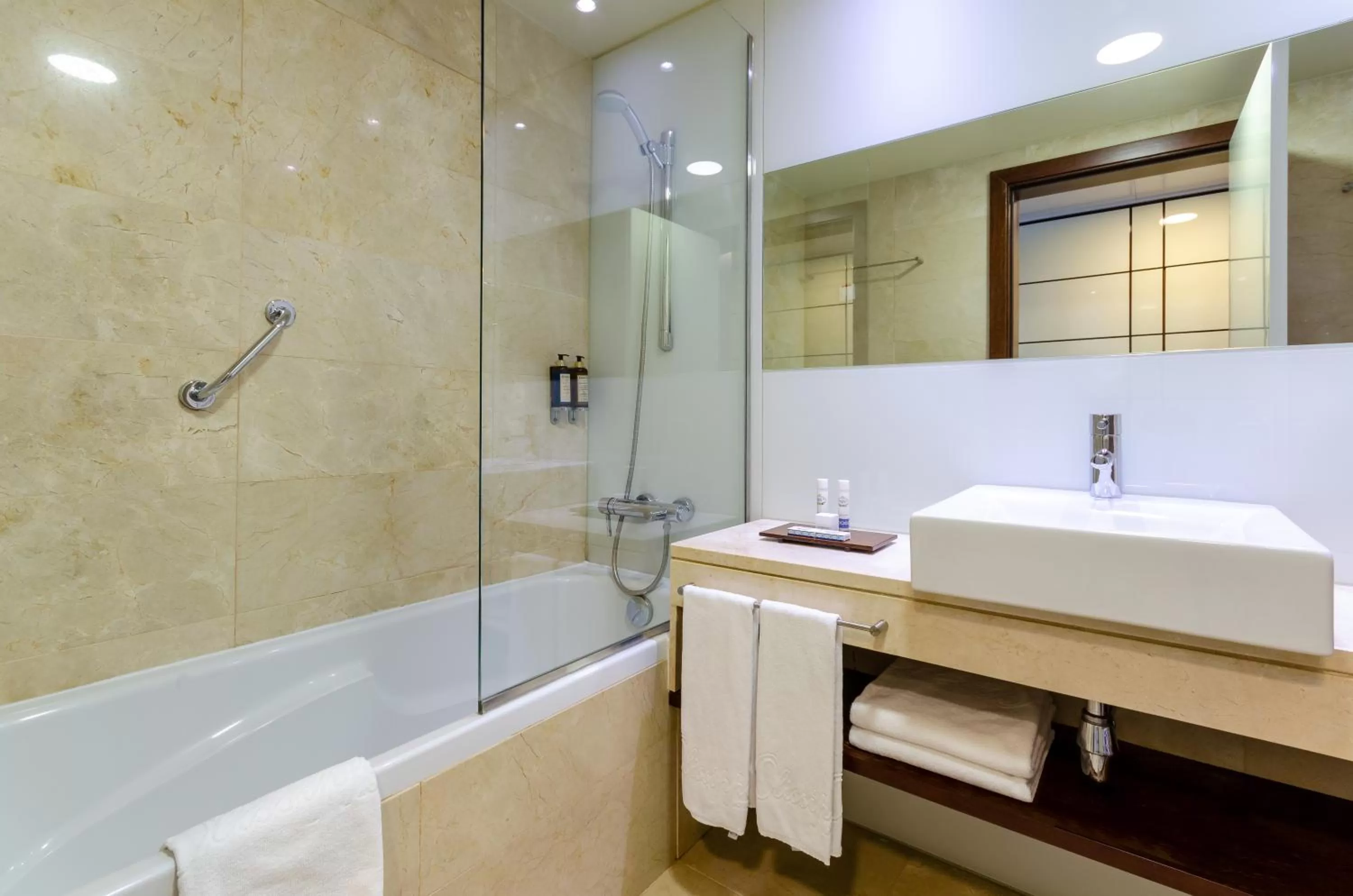 Bathroom in Olissippo Oriente