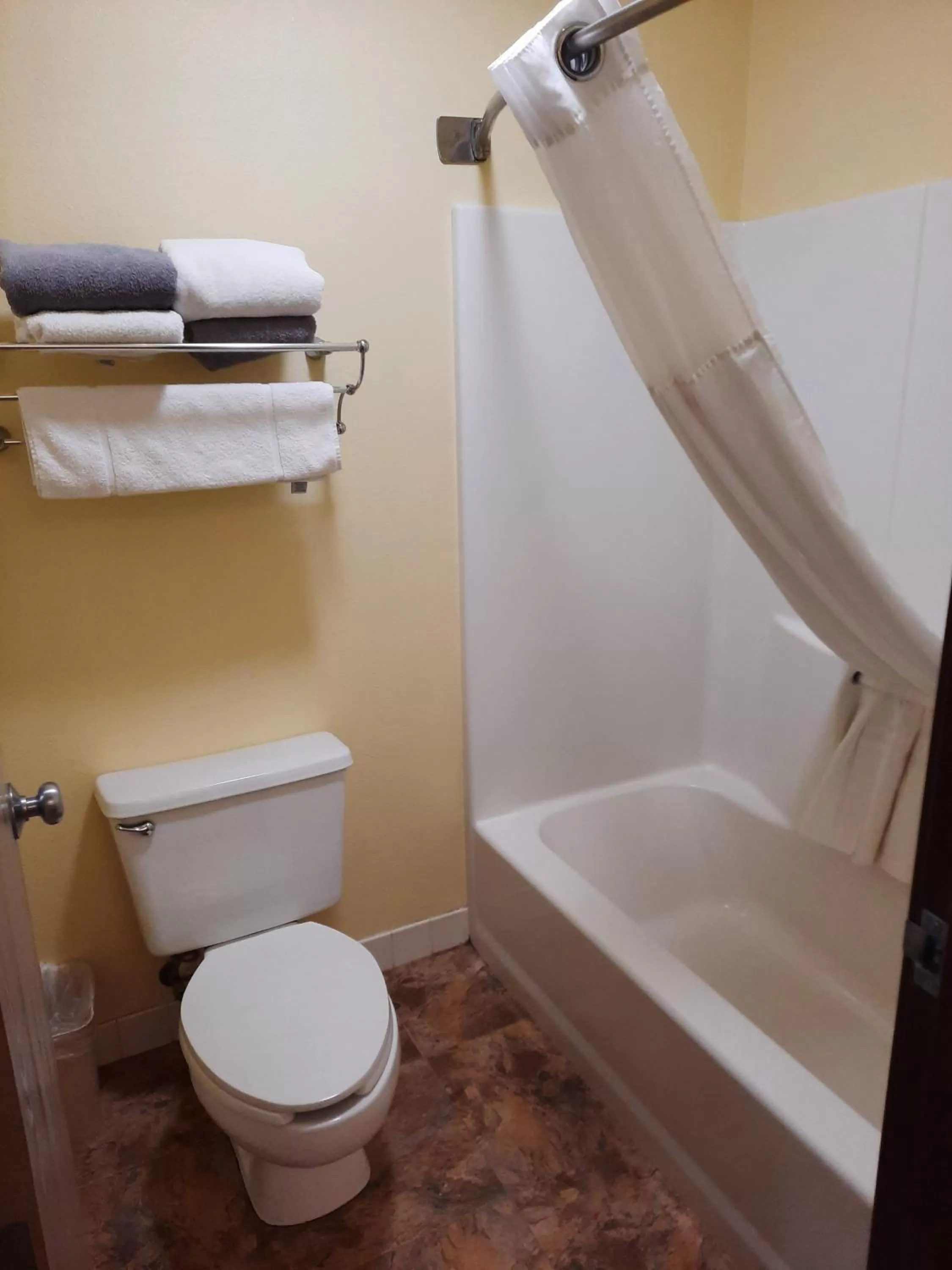 Bathroom in Horse Creek Inn