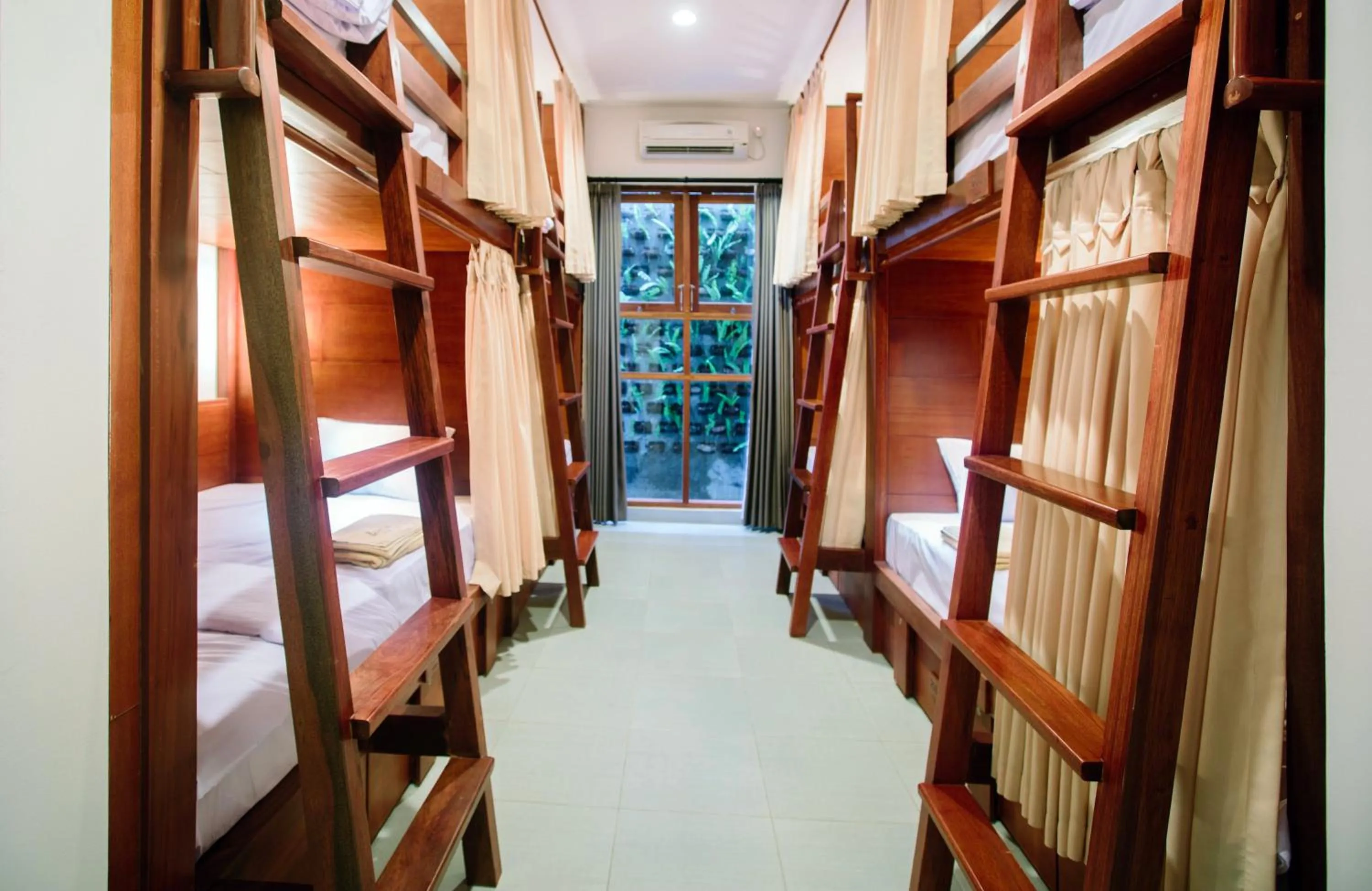 Shower, Bed in Pudak Sari Unizou Hostel