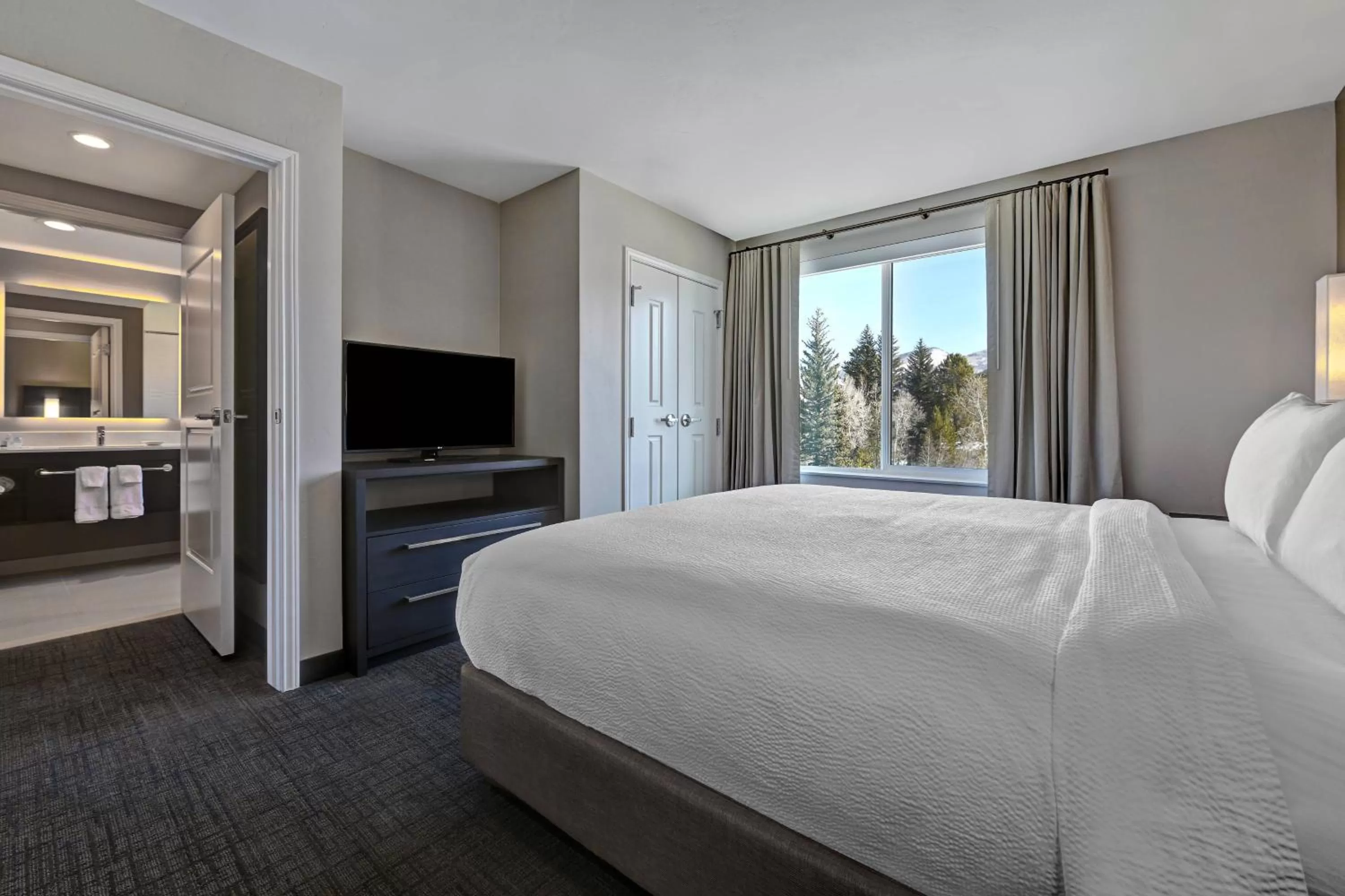 Bedroom, Bed in Residence Inn by Marriott Steamboat Springs