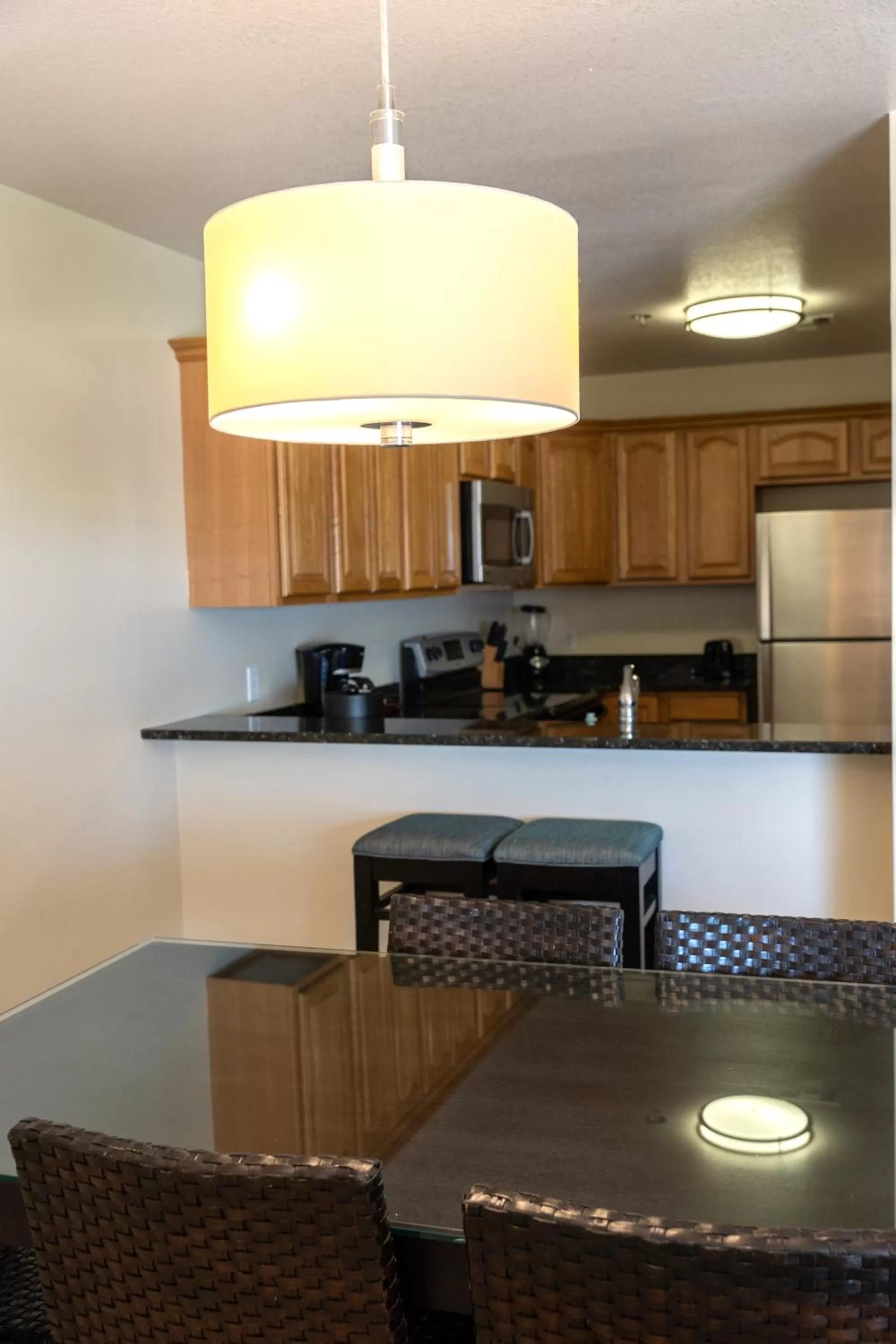 Kitchen or kitchenette in Holiday Inn Resort Grand Cayman by IHG