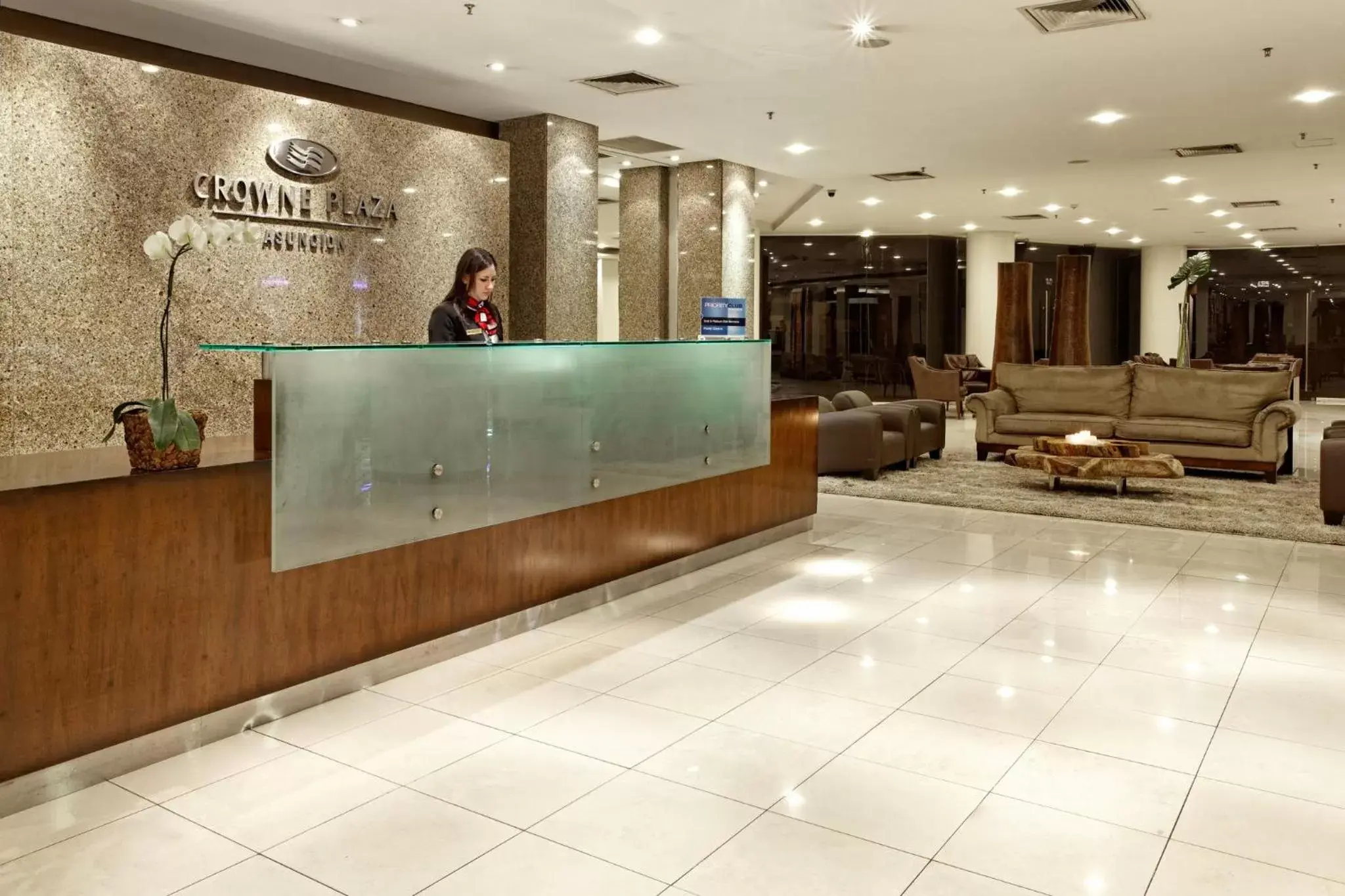 Lobby or reception, Lobby/Reception in Crowne Plaza Asunción, an IHG Hotel