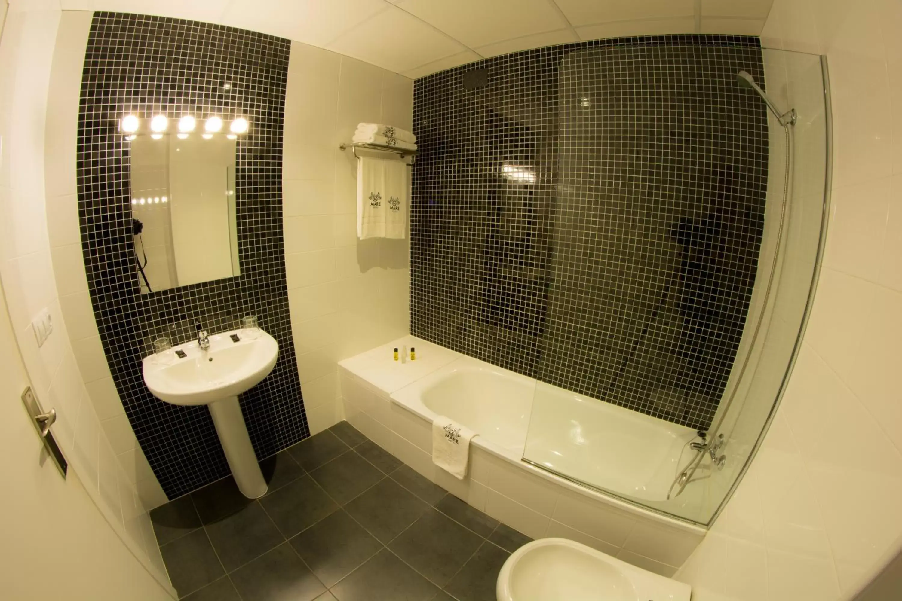 Bathroom in Mare Hotel