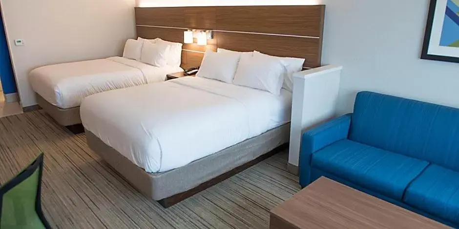 Bed in Holiday Inn Express & Suites Dayton North - Vandalia, an IHG Hotel