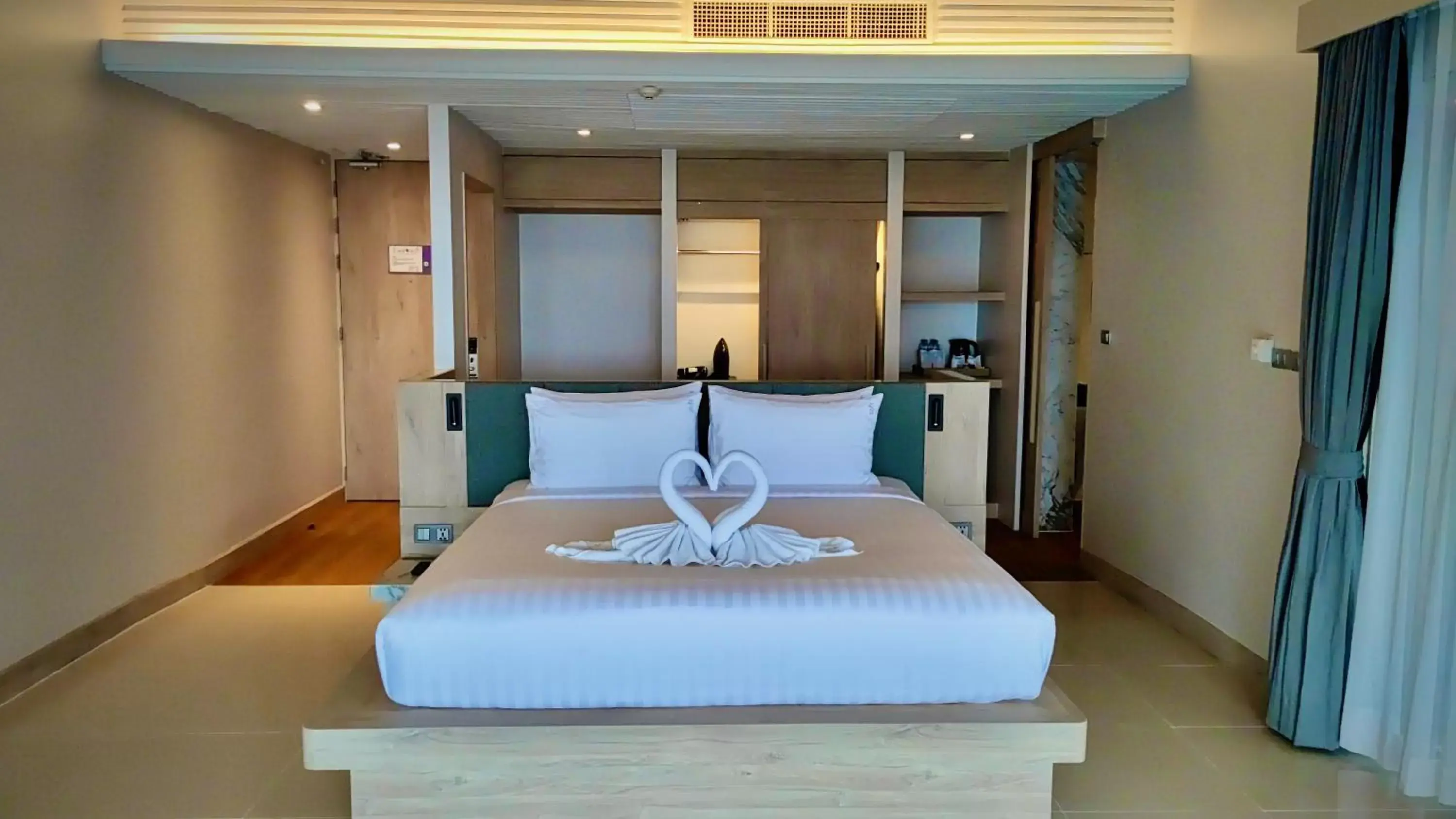 Bed in Holiday Ao Nang Beach Resort, Krabi - SHA Extra Plus