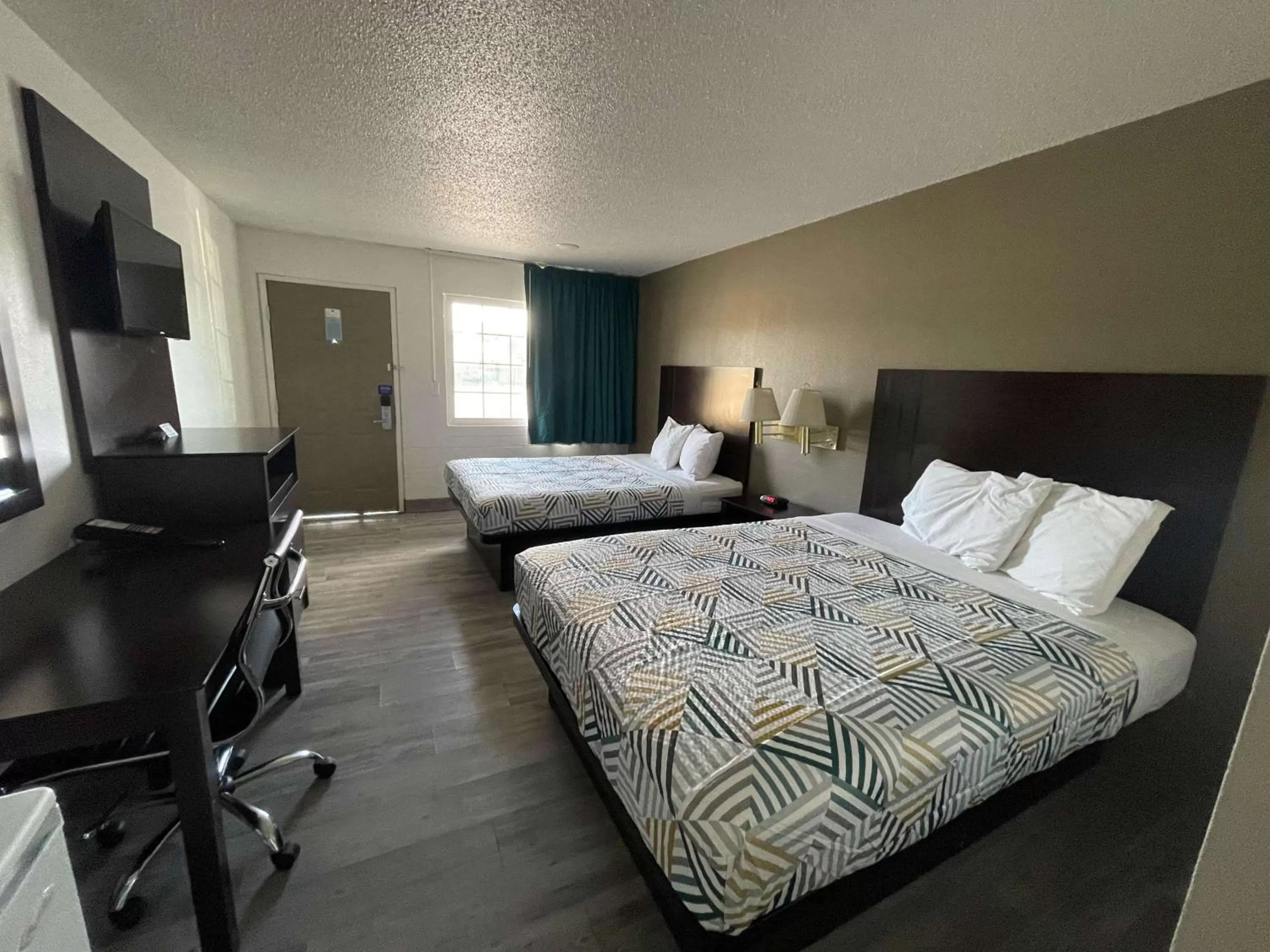 Bedroom, Bed in Motel 6 Hermiston OR Umatilla