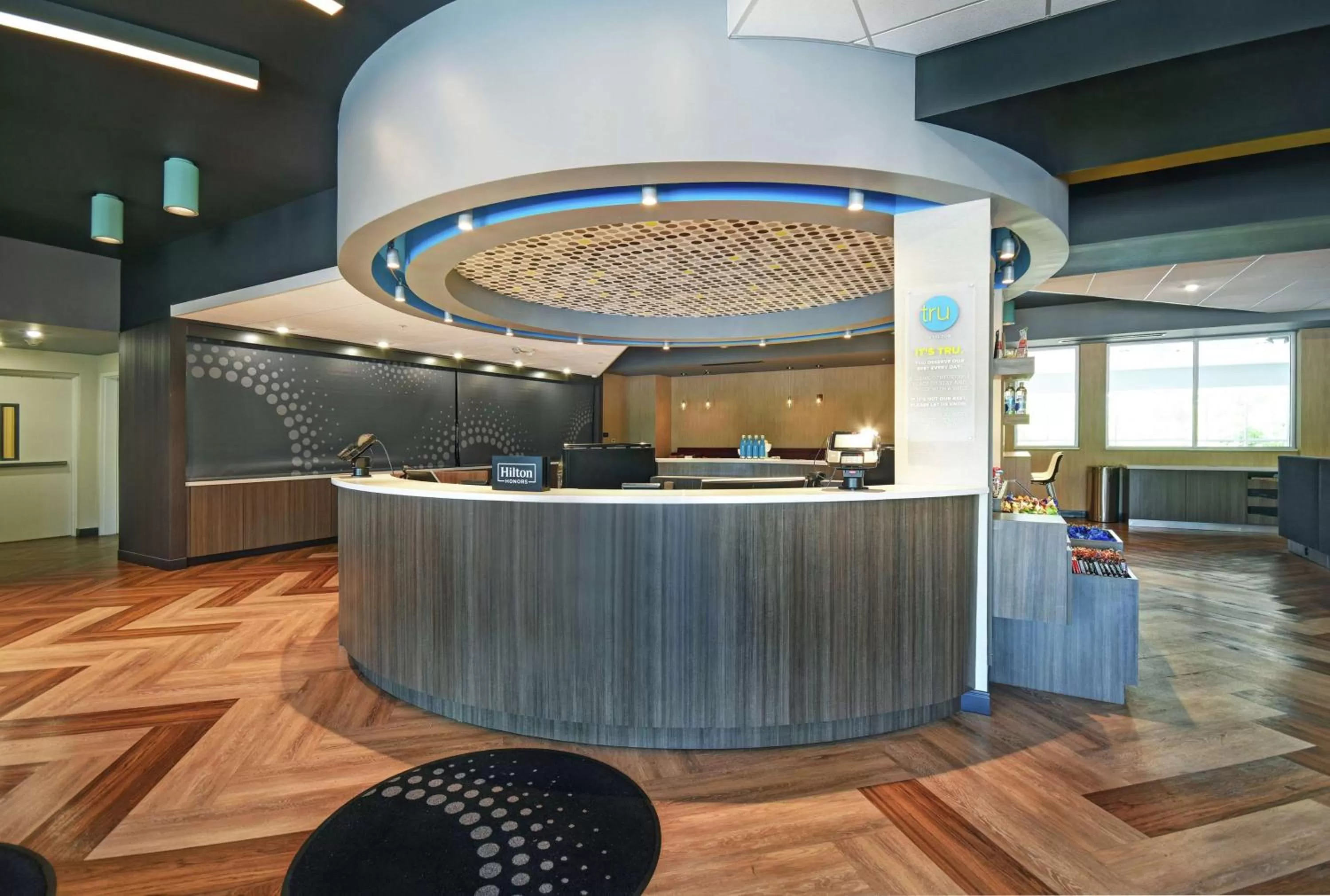 Lobby or reception in Tru By Hilton Grand Rapids Airport