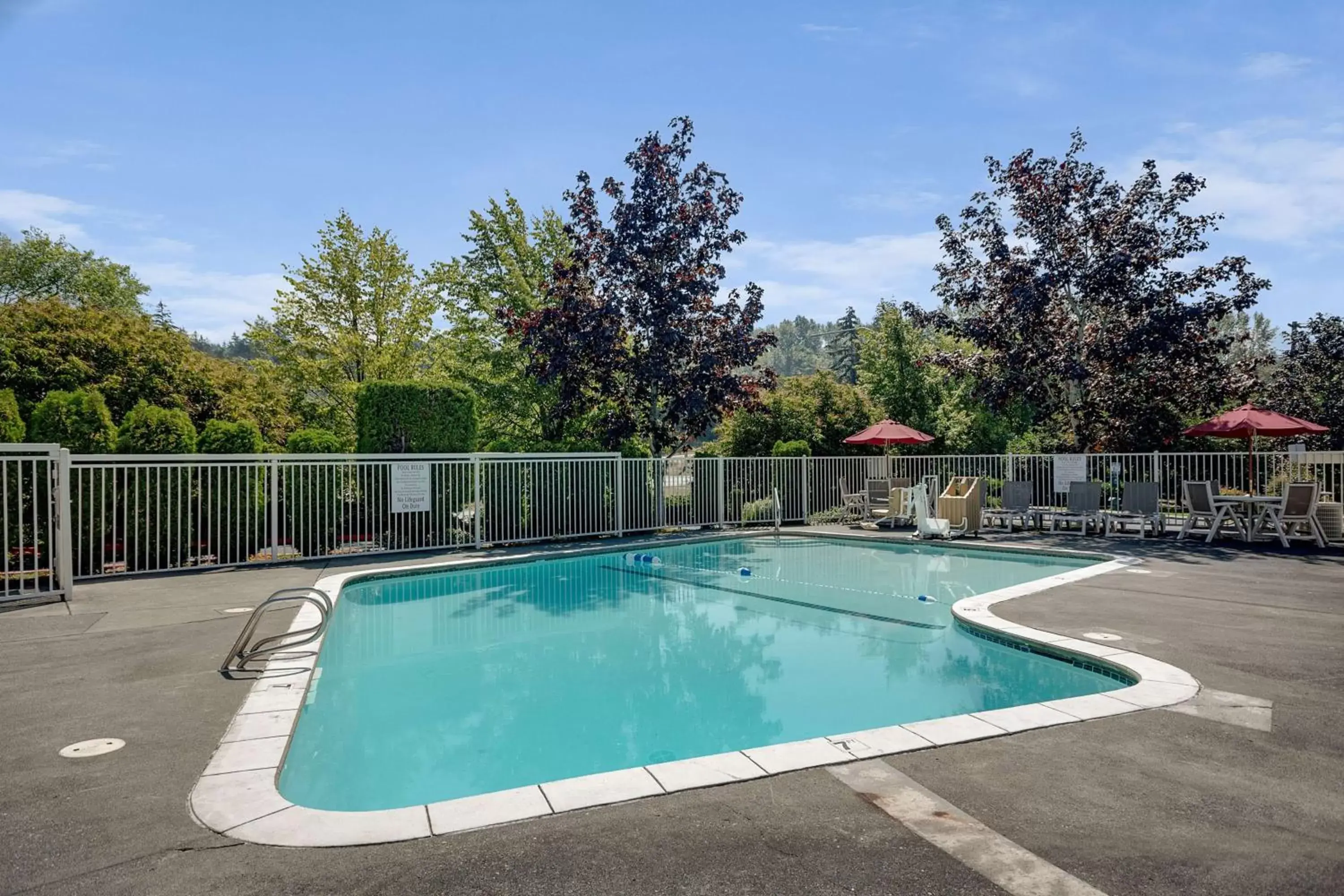 Day, Swimming Pool in Motel 6-Bellingham, WA