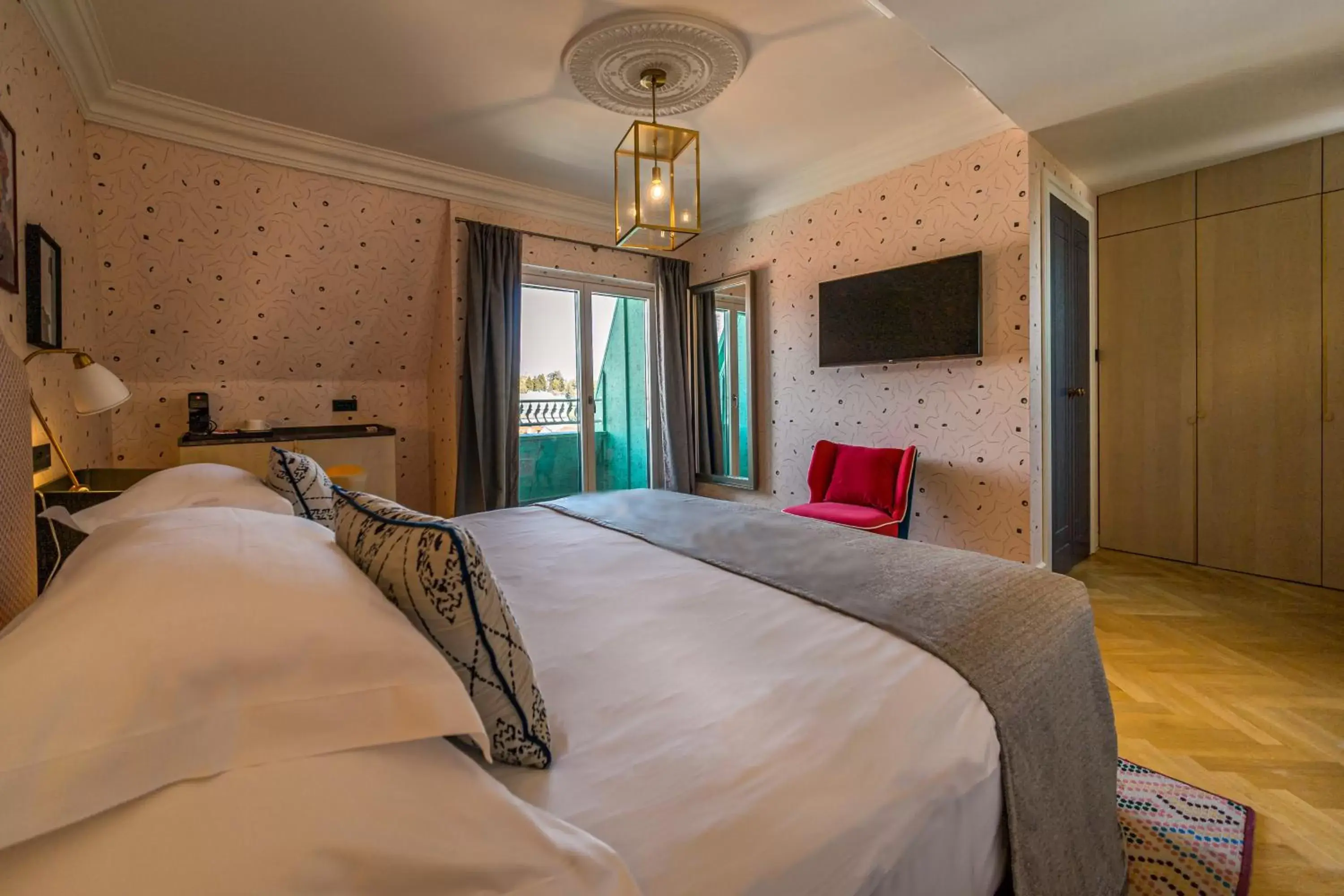 Bed in Hotel Capital Bed in Hotel Capital