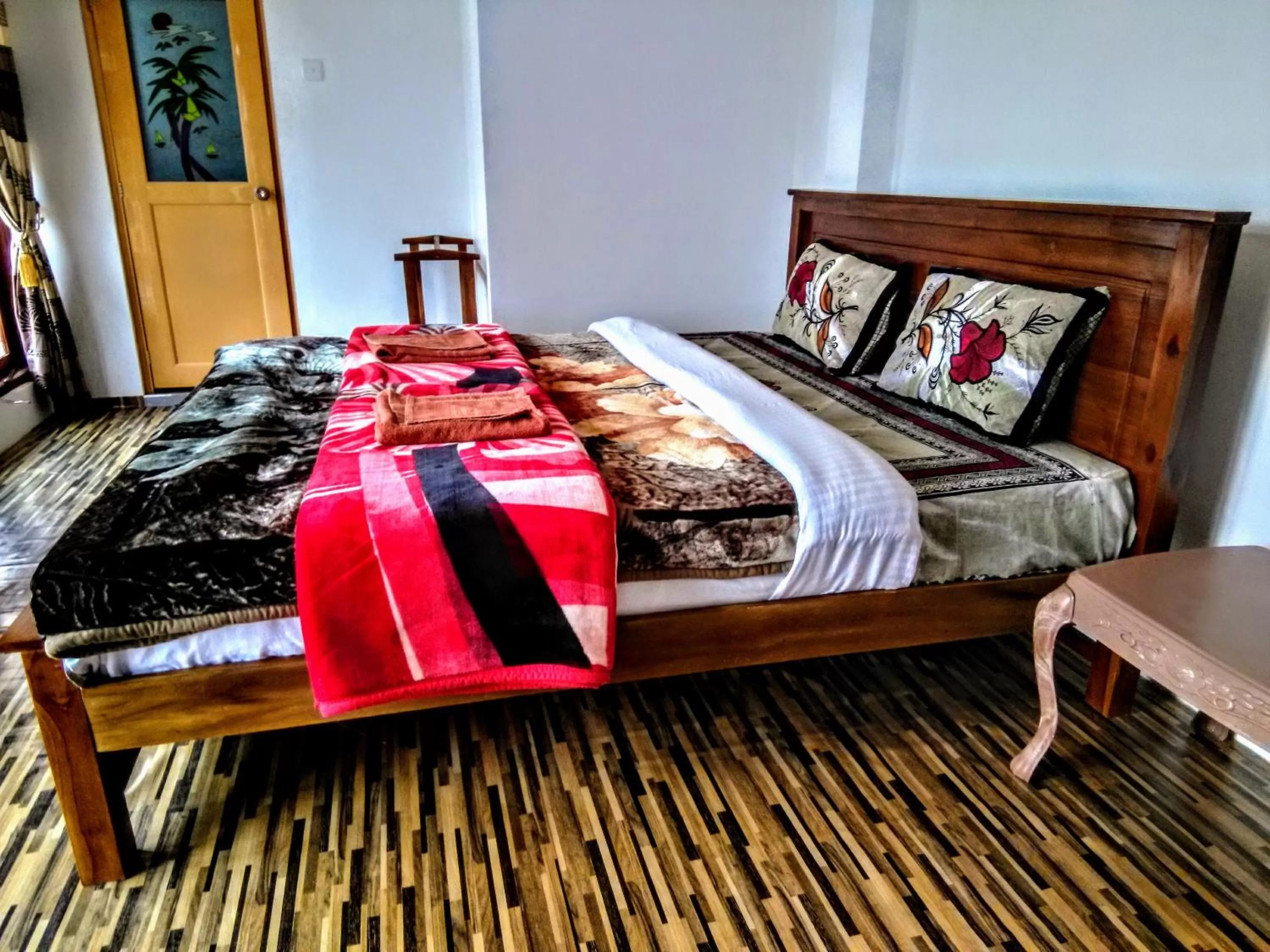 Bedroom, Bed in travellers nest inn