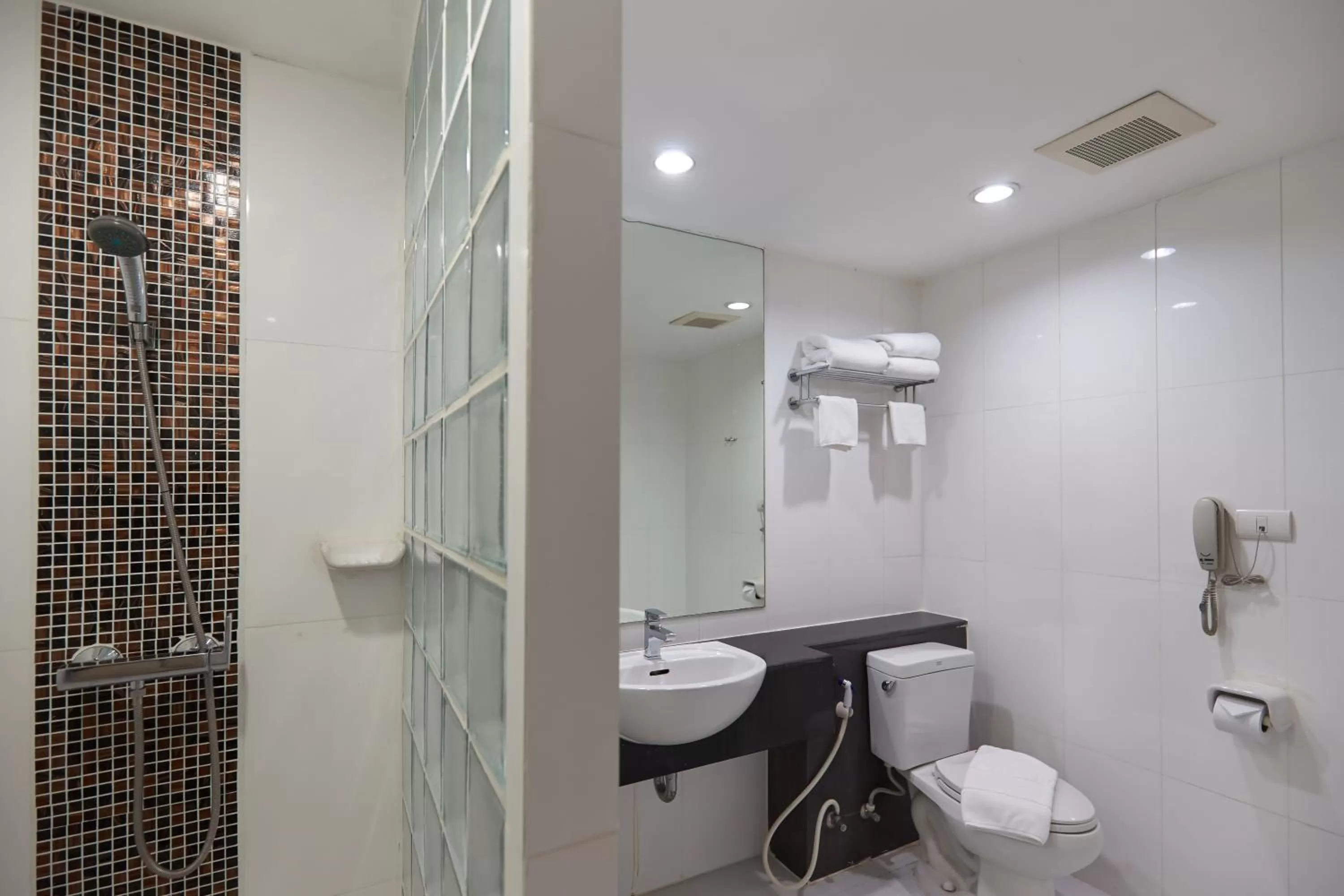 Bathroom in Nana Hiso Hotel