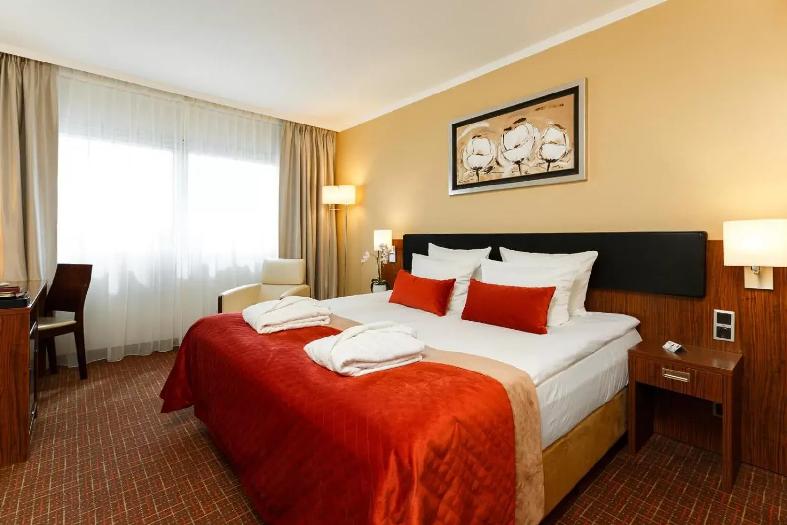 Bed in Avalon Hotel & Conferences