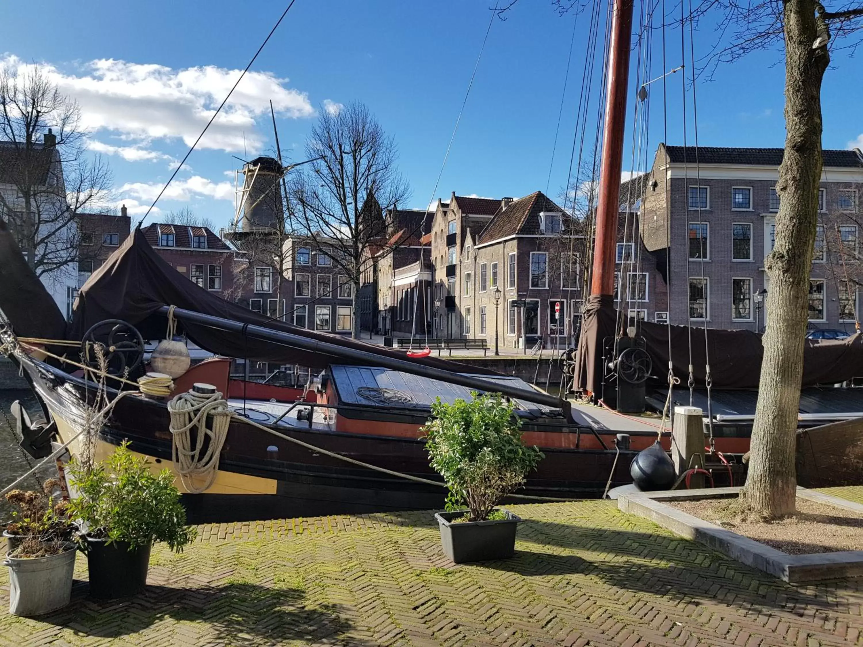 Street view, Property Building in Havendijk Hotel