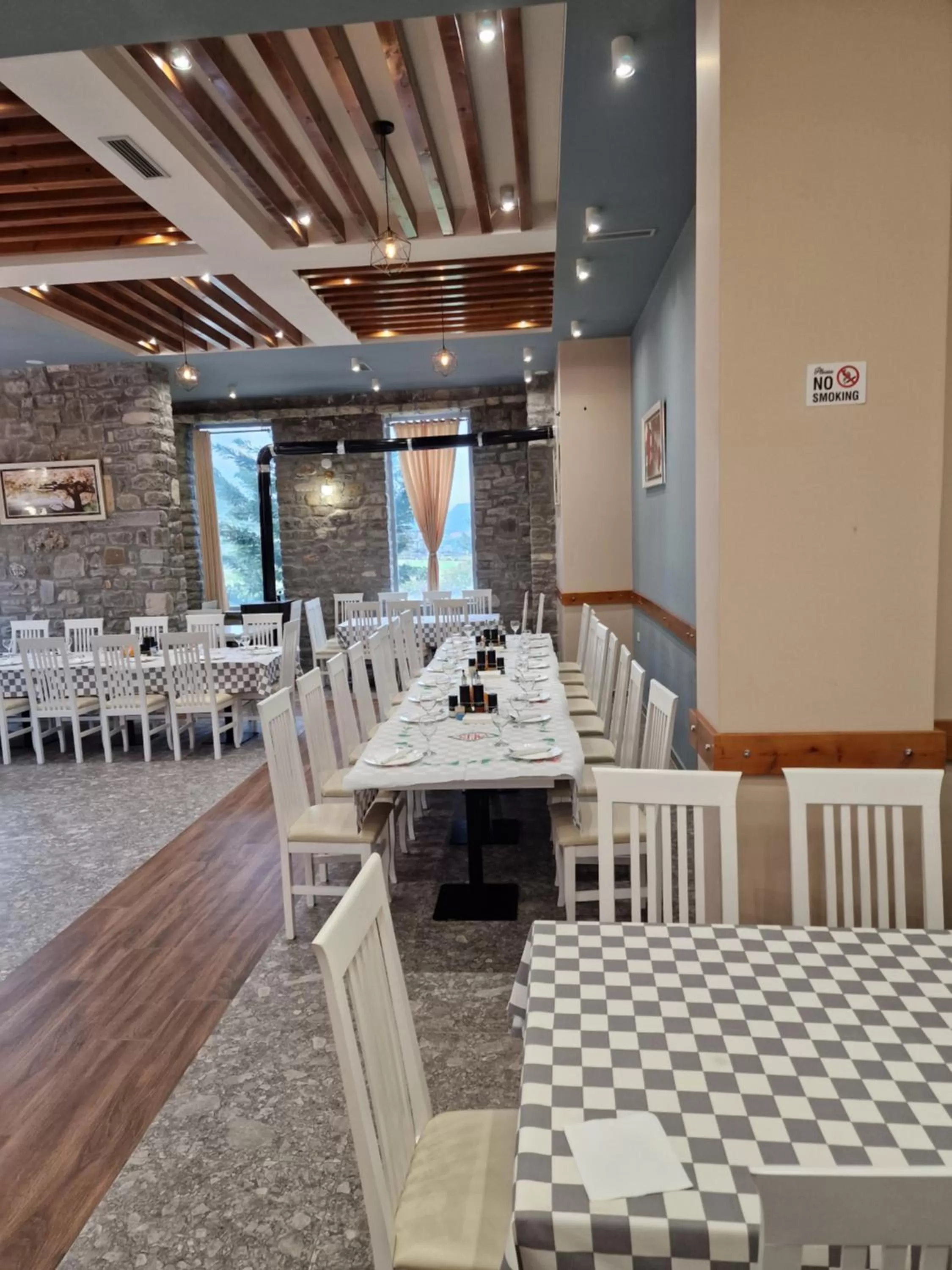 Restaurant/Places to Eat in Hotel Baci