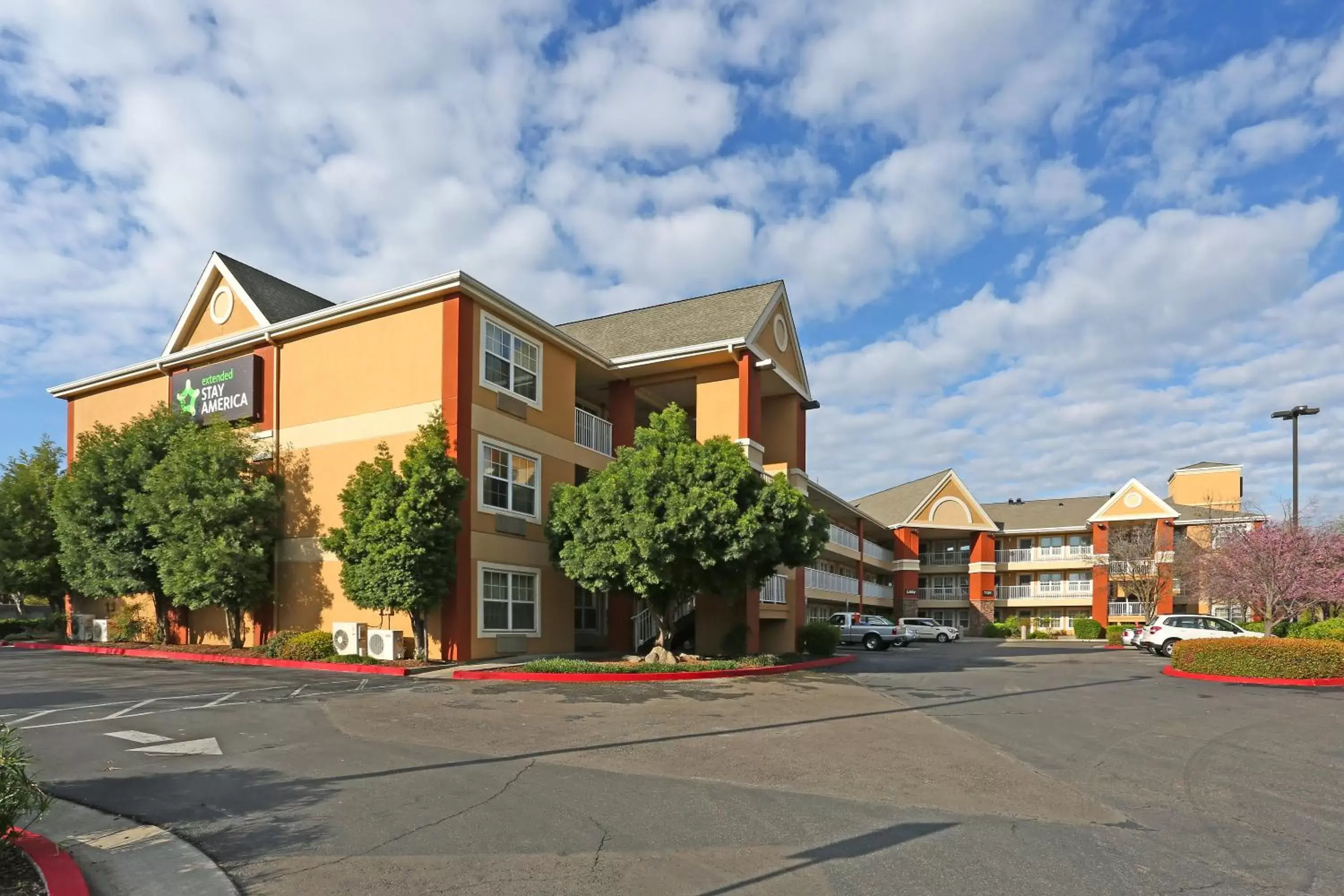 Property building in Extended Stay America Suites - Fresno - North