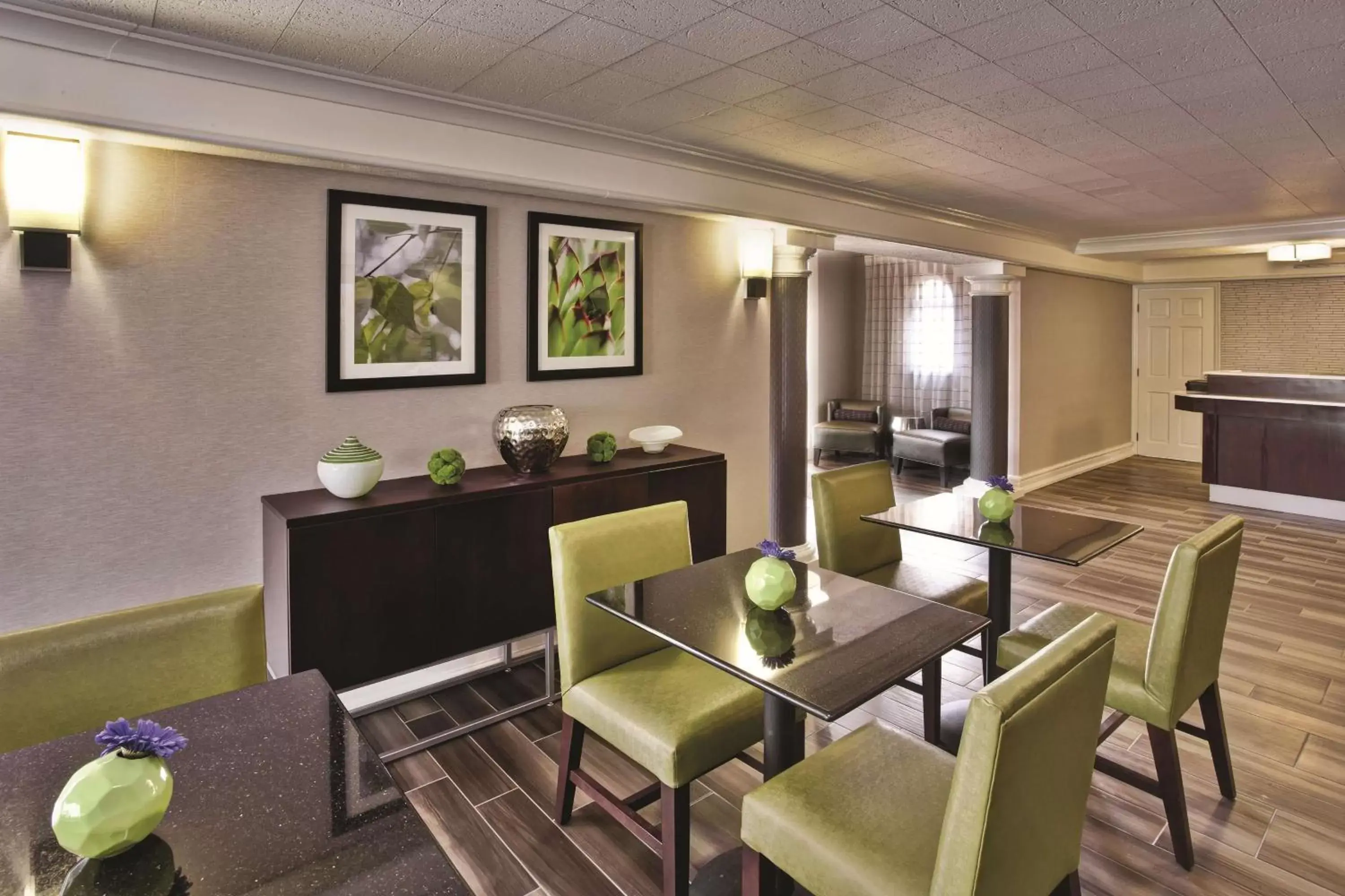 Lobby or reception, Dining Area in La Quinta Inn by Wyndham Nashville South