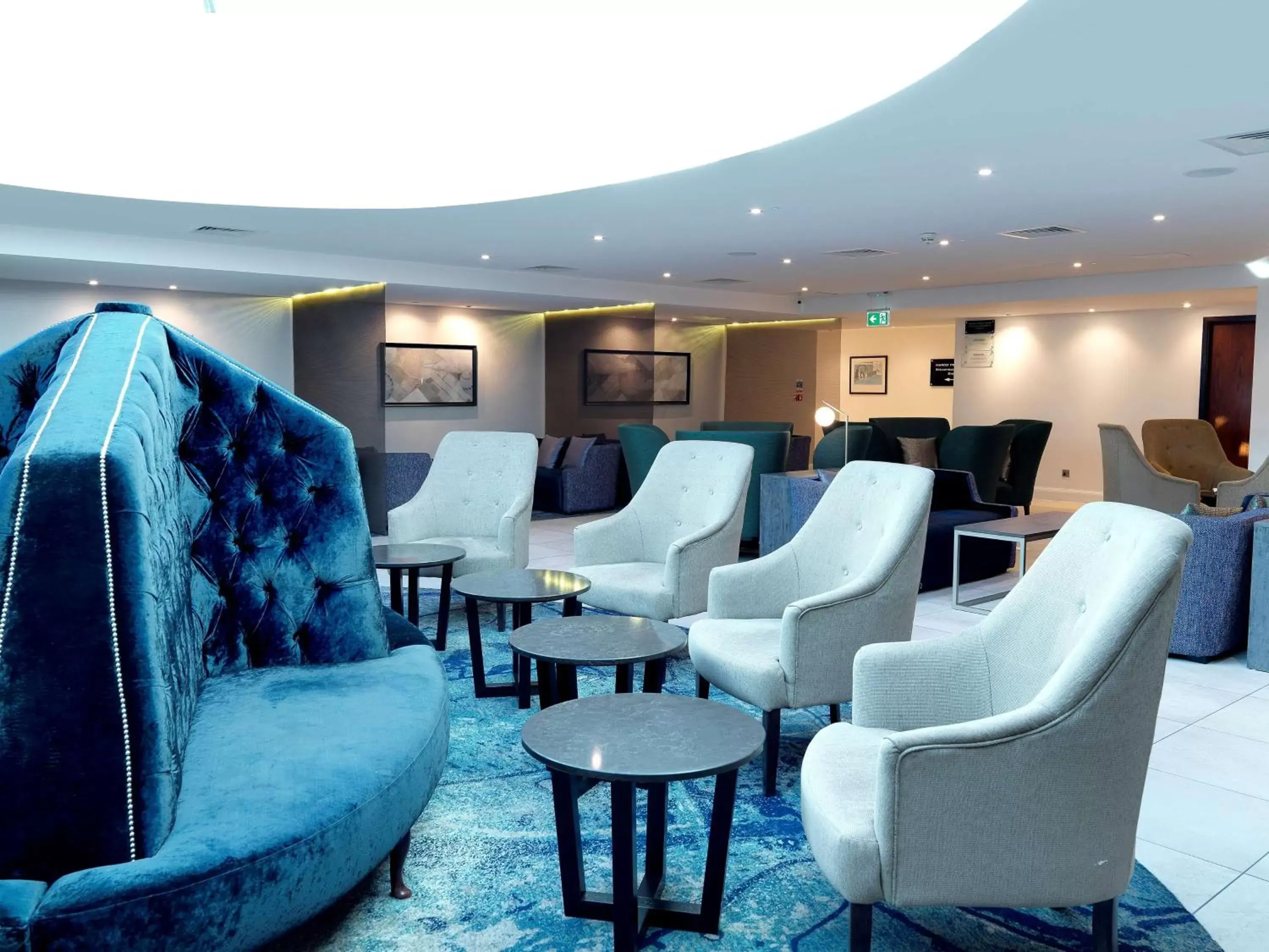 Lobby or reception, Lounge/Bar in DoubleTree by Hilton Chester