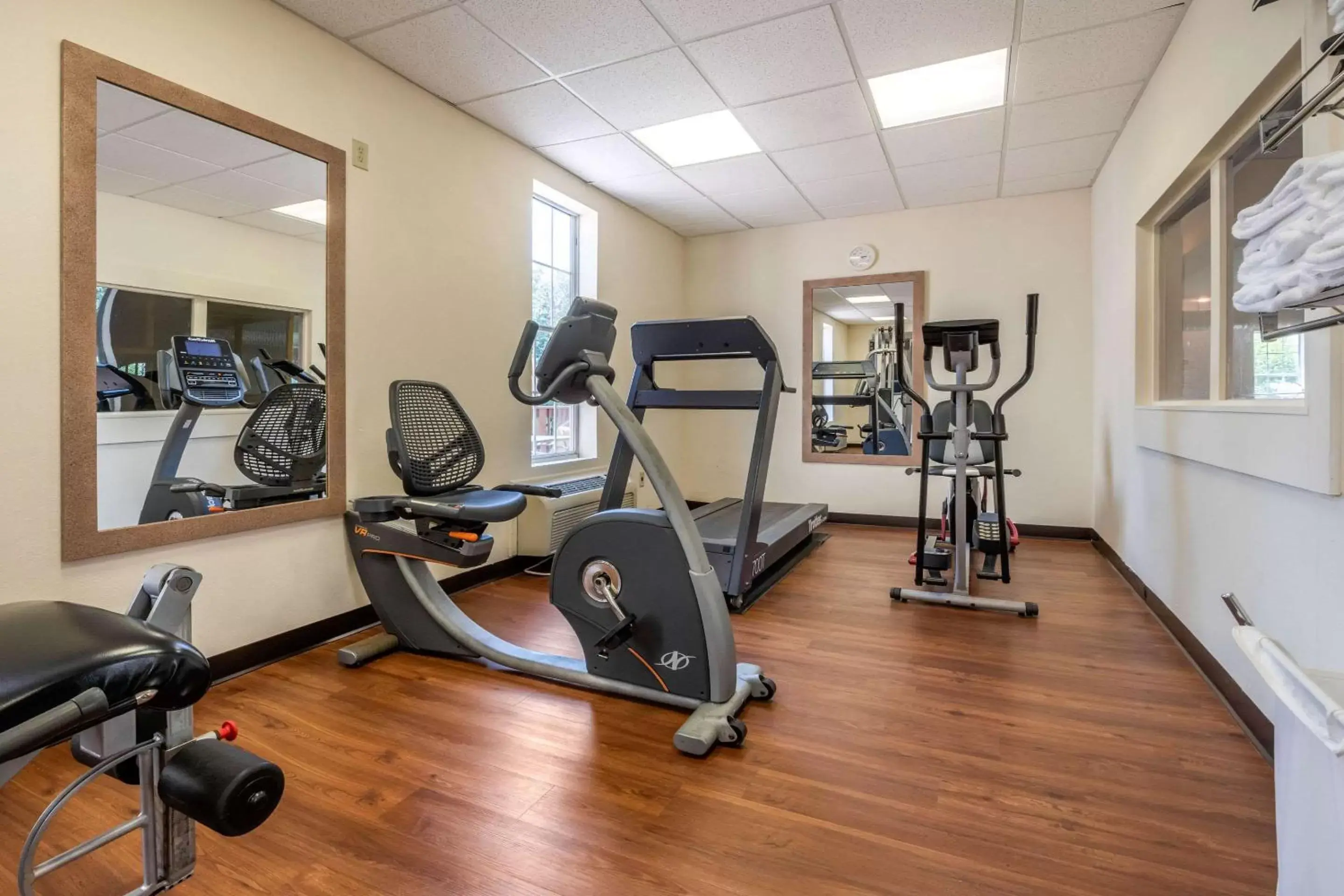 Fitness centre/facilities, Fitness Center/Facilities in MainStay Suites Grantville