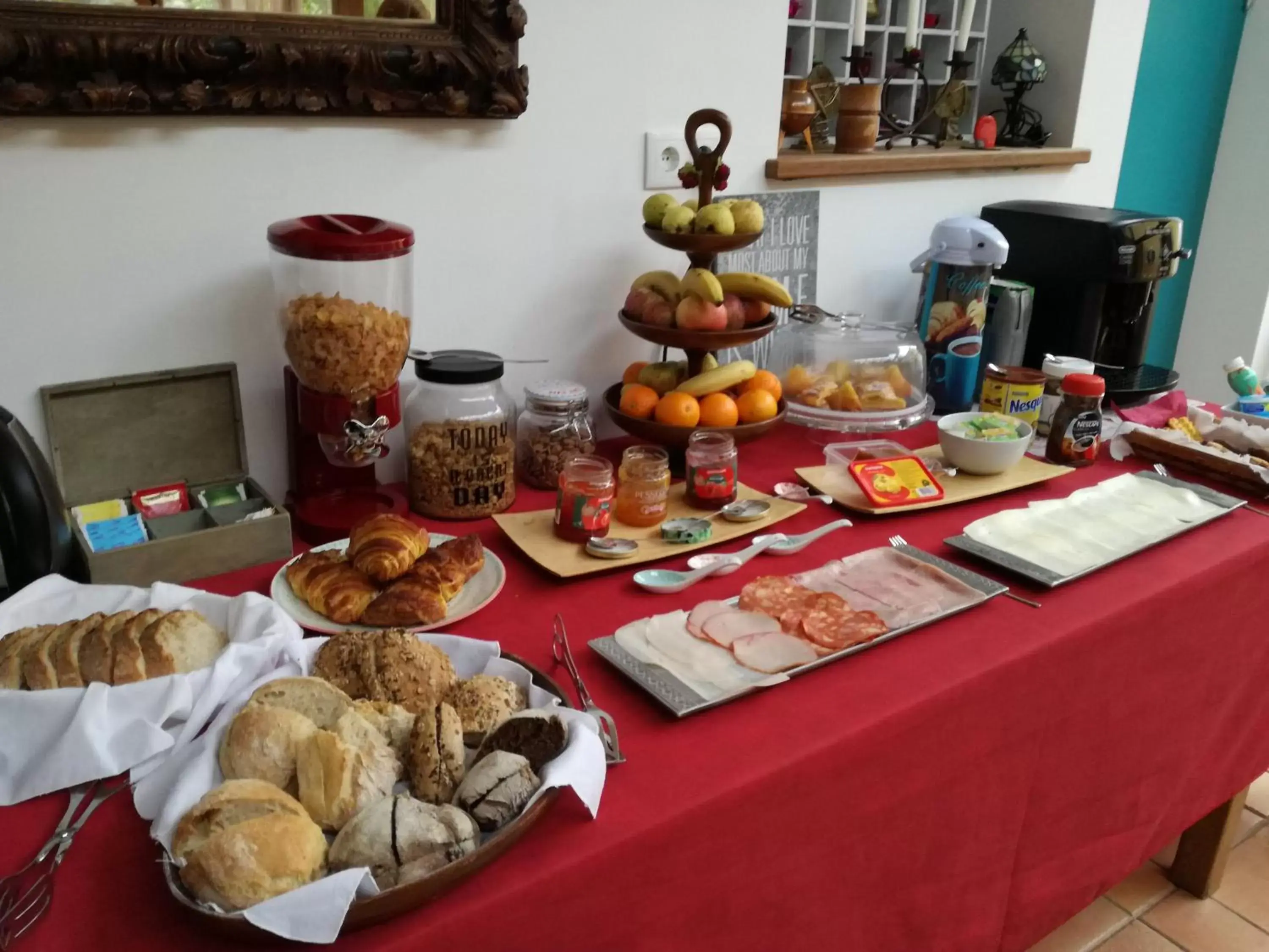Breakfast in Guest House Villa dos Poetas