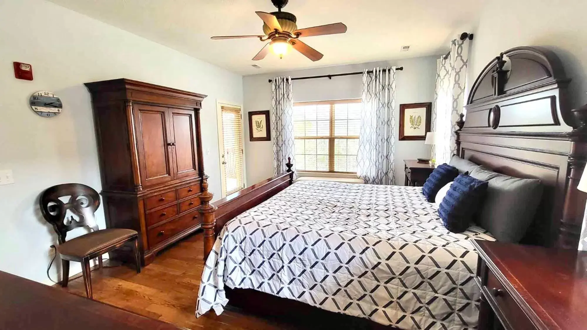 Bed in Rockwood Condos on Table Rock Lake