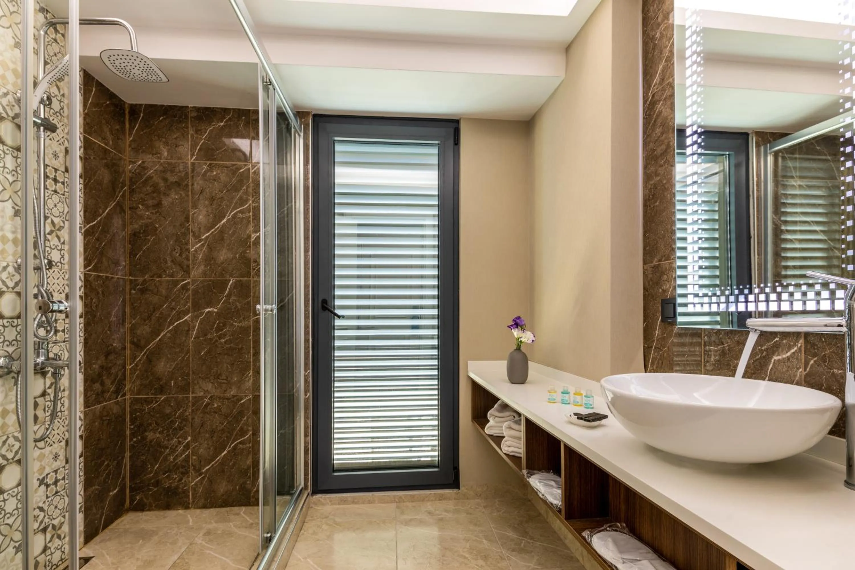 Bathroom in Union Hotel Port