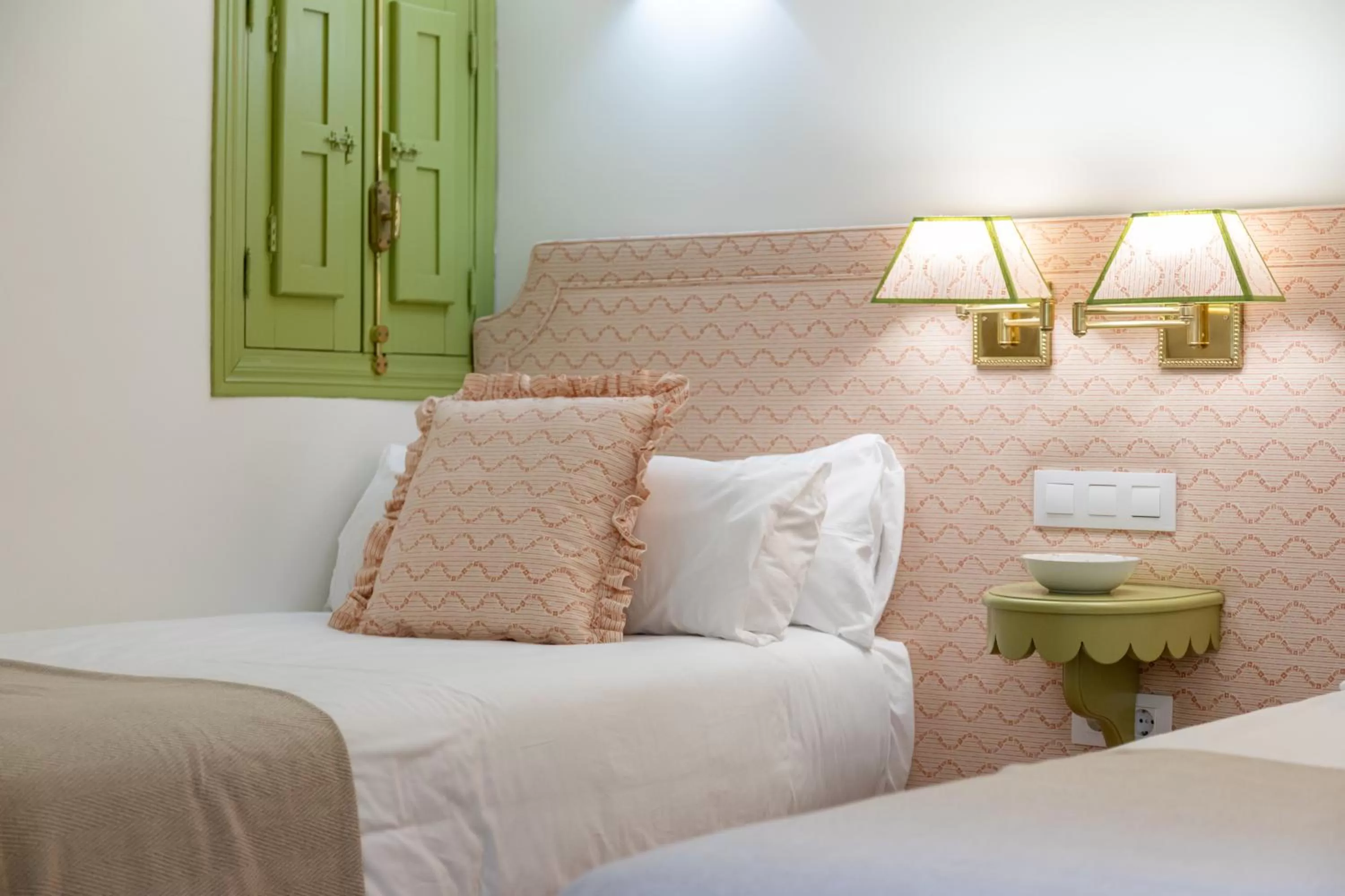 Bed in La Abadia de Giralda