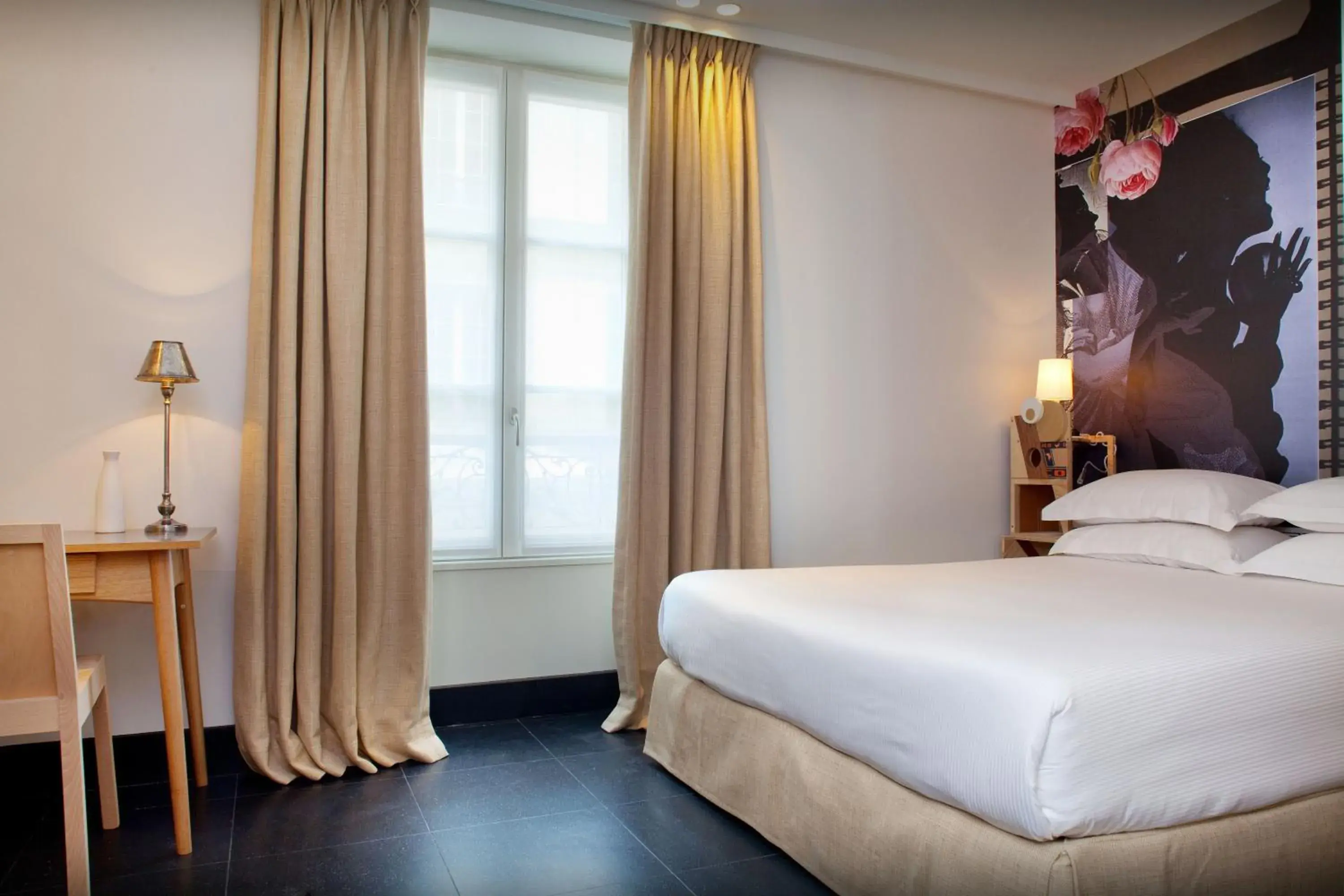 Bedroom, Bed in Hotel LAntoine