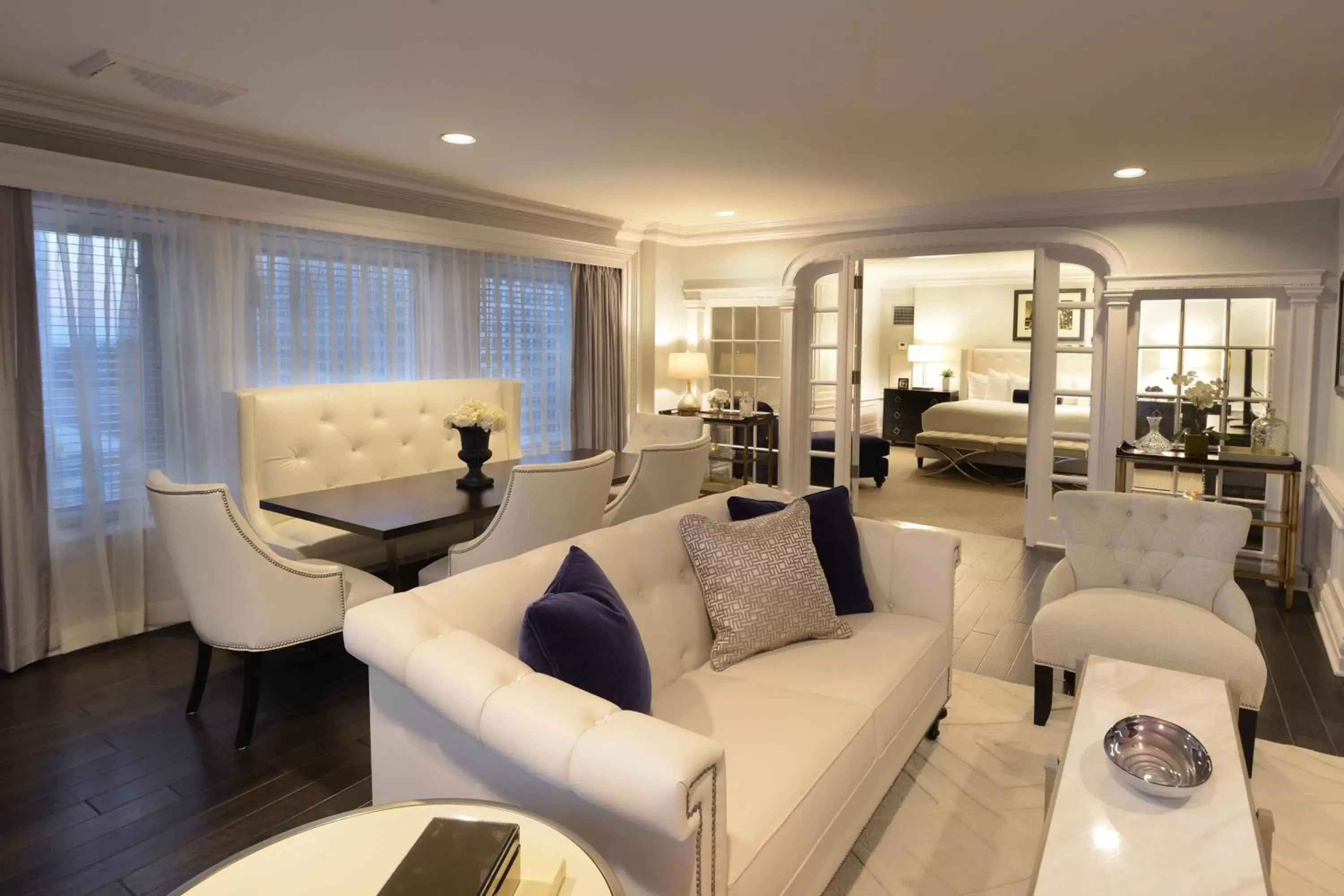 Photo of the whole room, Seating Area in Magnolia Hotel St. Louis, a Tribute Portfolio Hotel