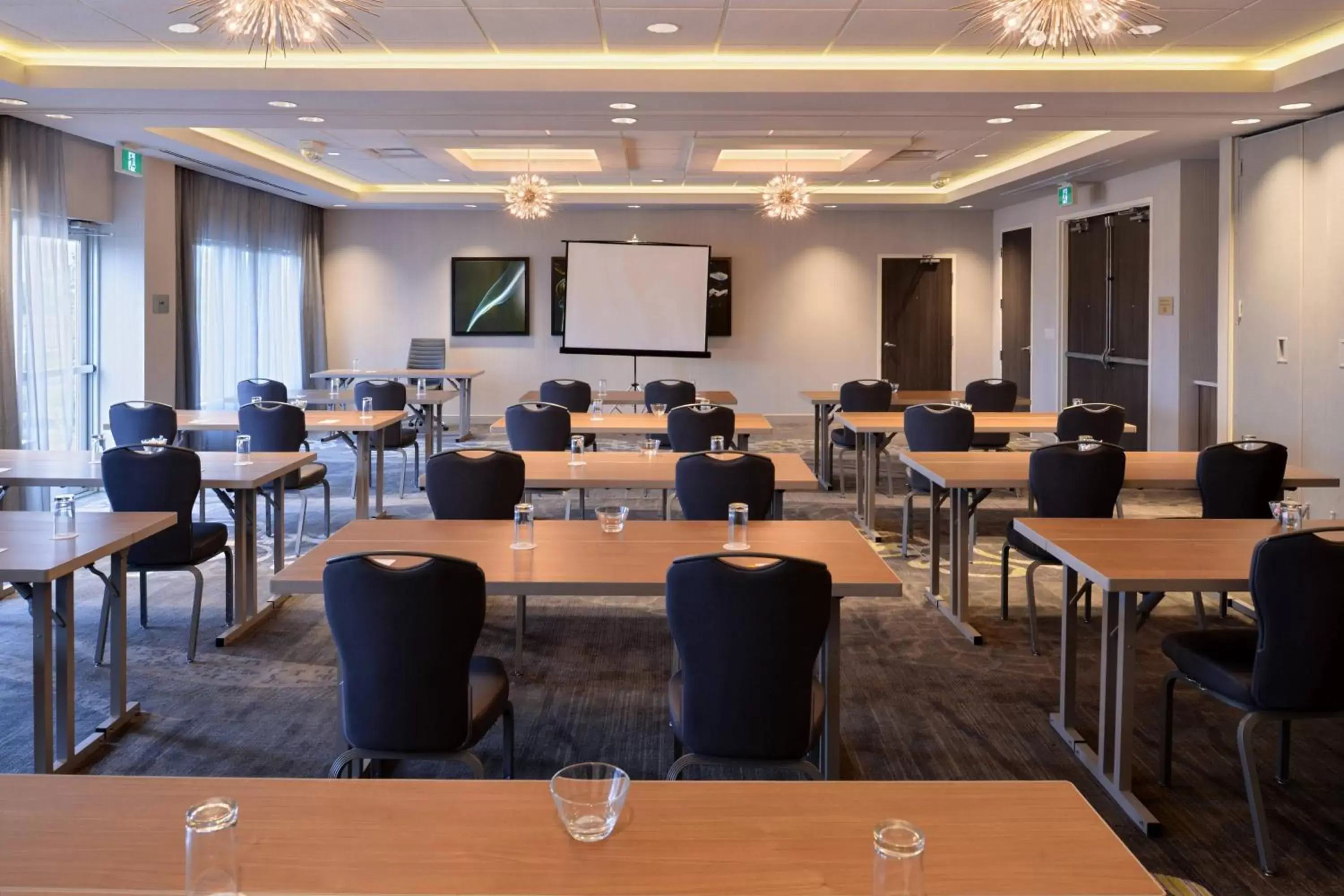 Meeting/conference room in Courtyard by Marriott Saskatoon Airport