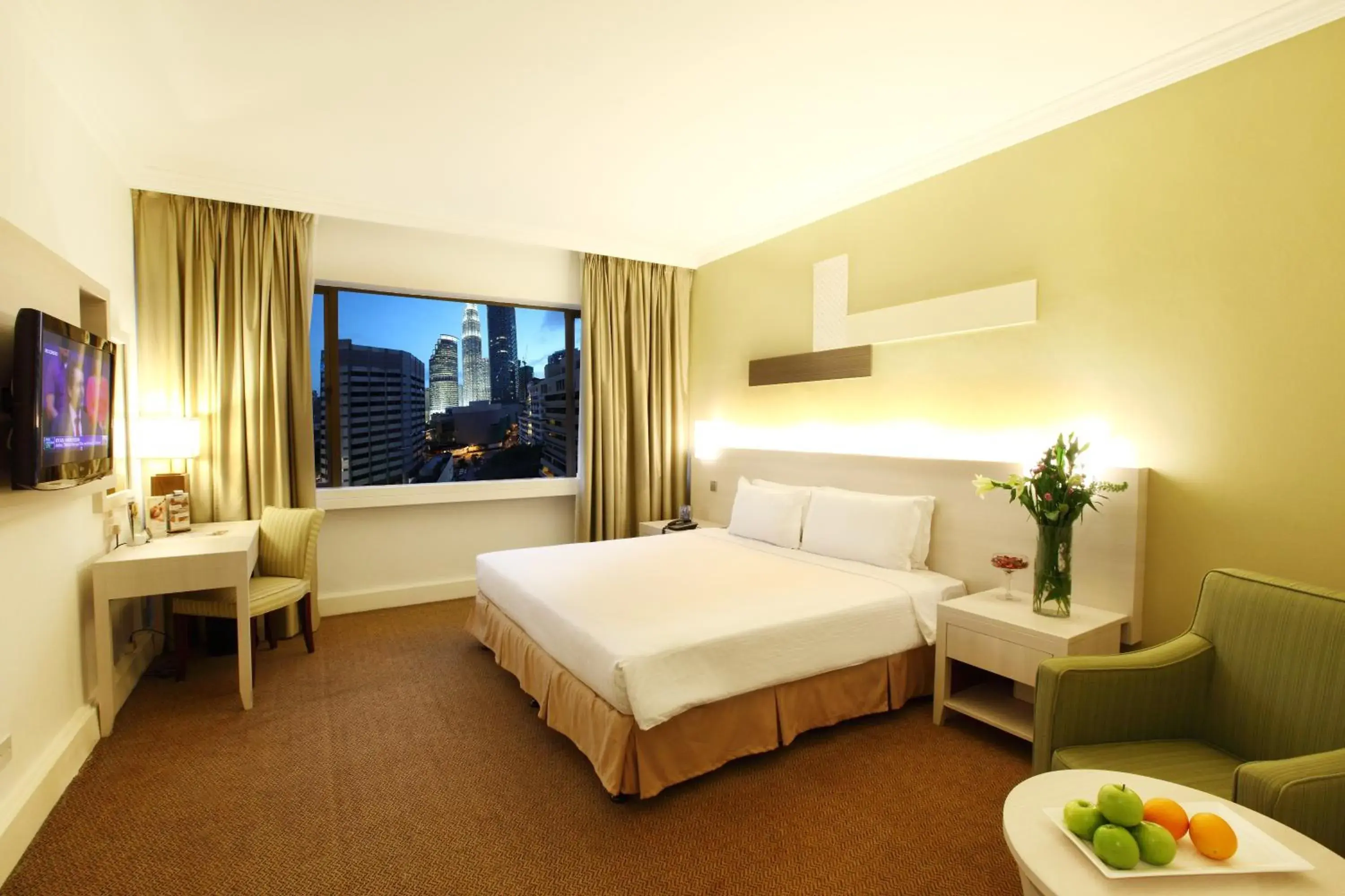 Bed in Corus Hotel Kuala Lumpur