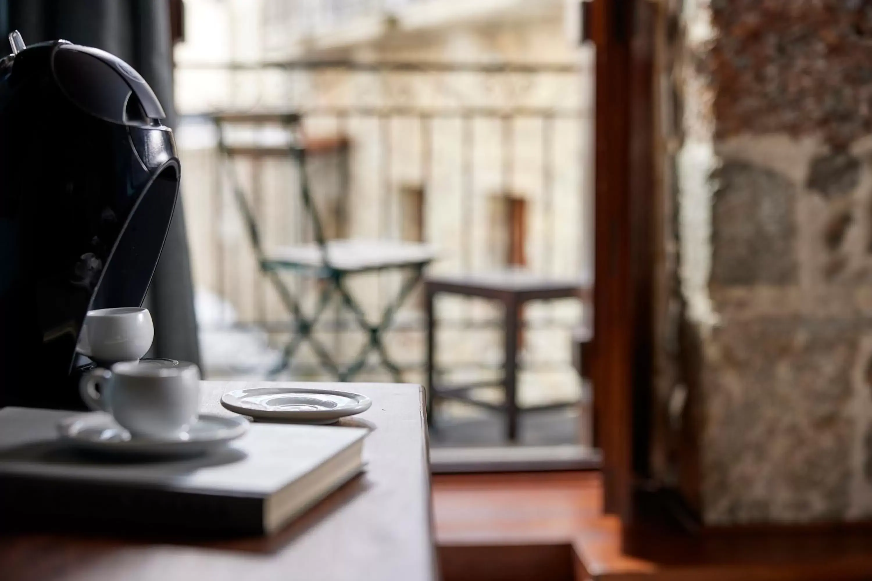 Coffee/tea facilities in Stone Suites by White Hills