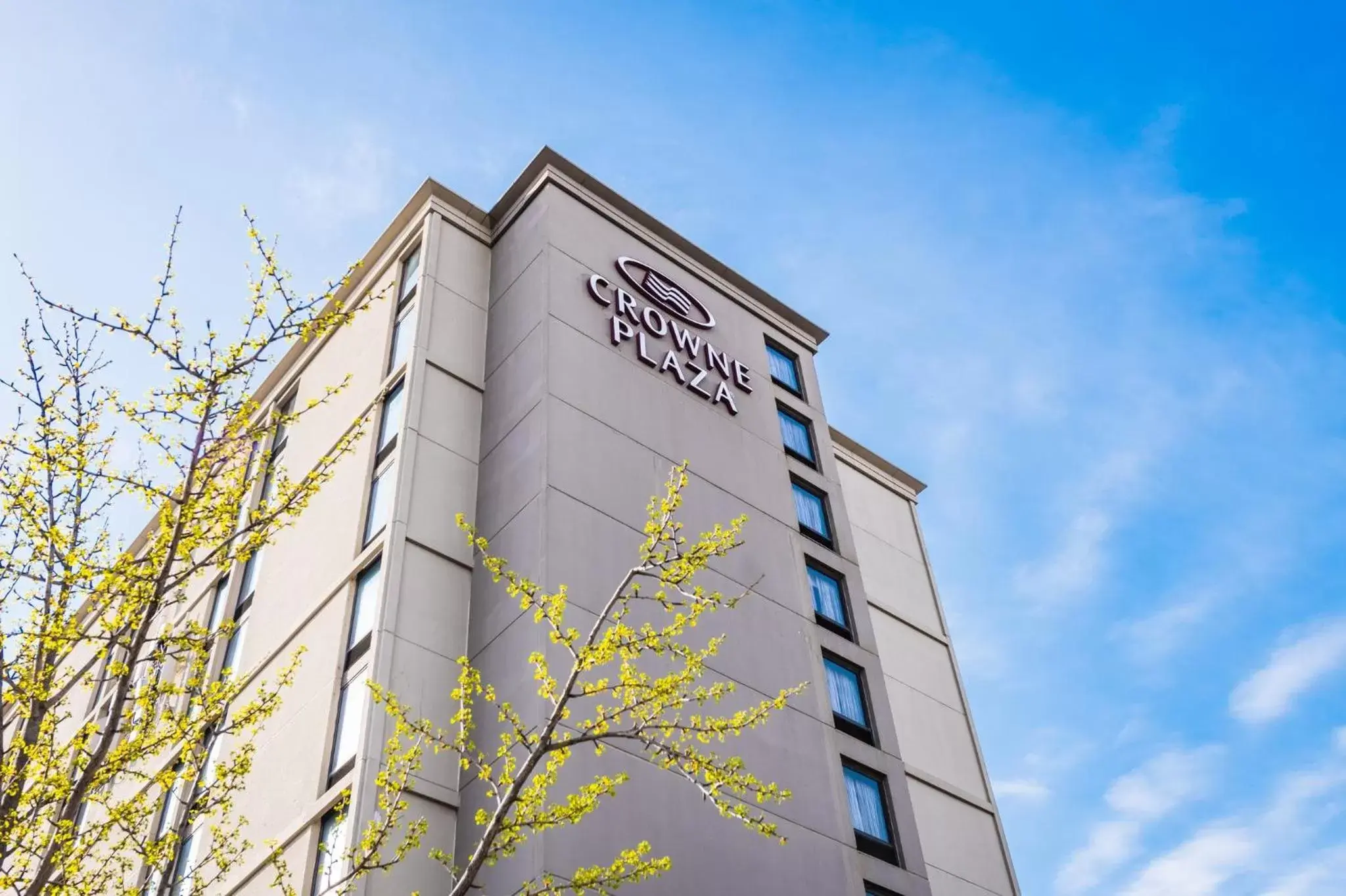 Property building in Crowne Plaza Newark Airport by IHG Property building in Crowne Plaza Newark Airport by IHG
