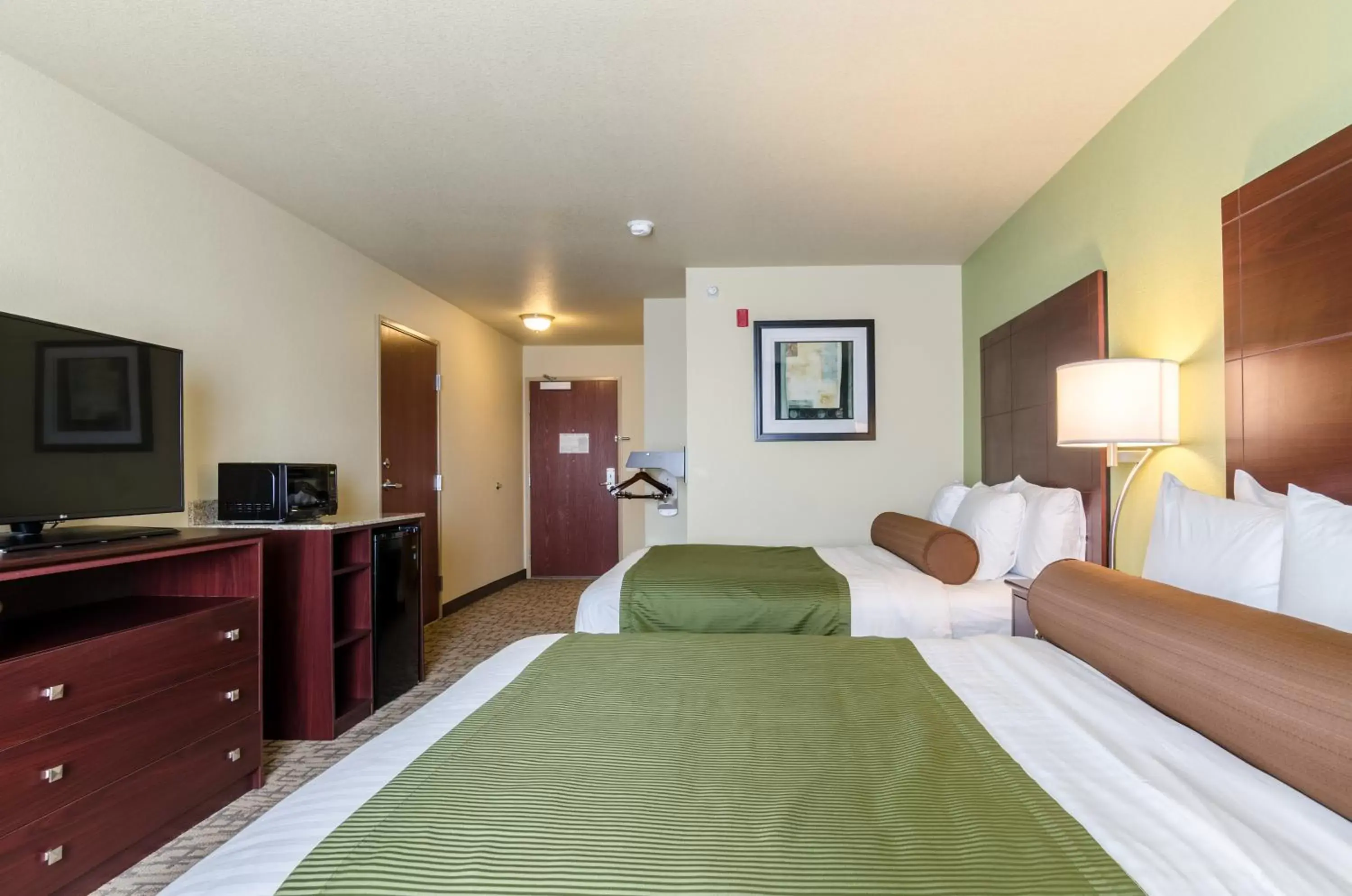 Bed in Cobblestone Inn & Suites - Ord