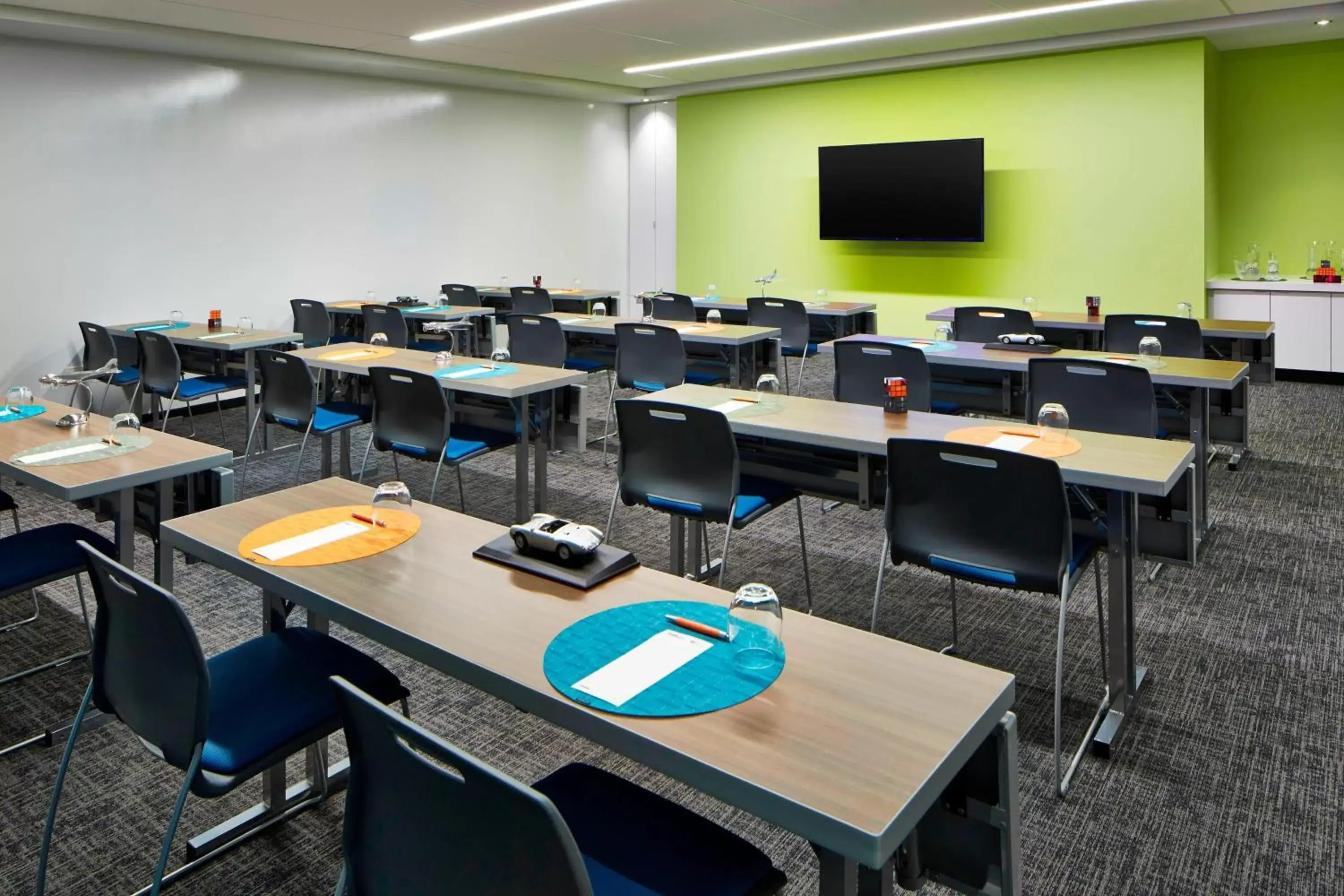 Meeting/conference room in Element Seattle Redmond