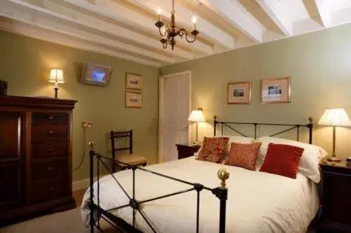 Bedroom, Bed in Duke Of Wellington Inn