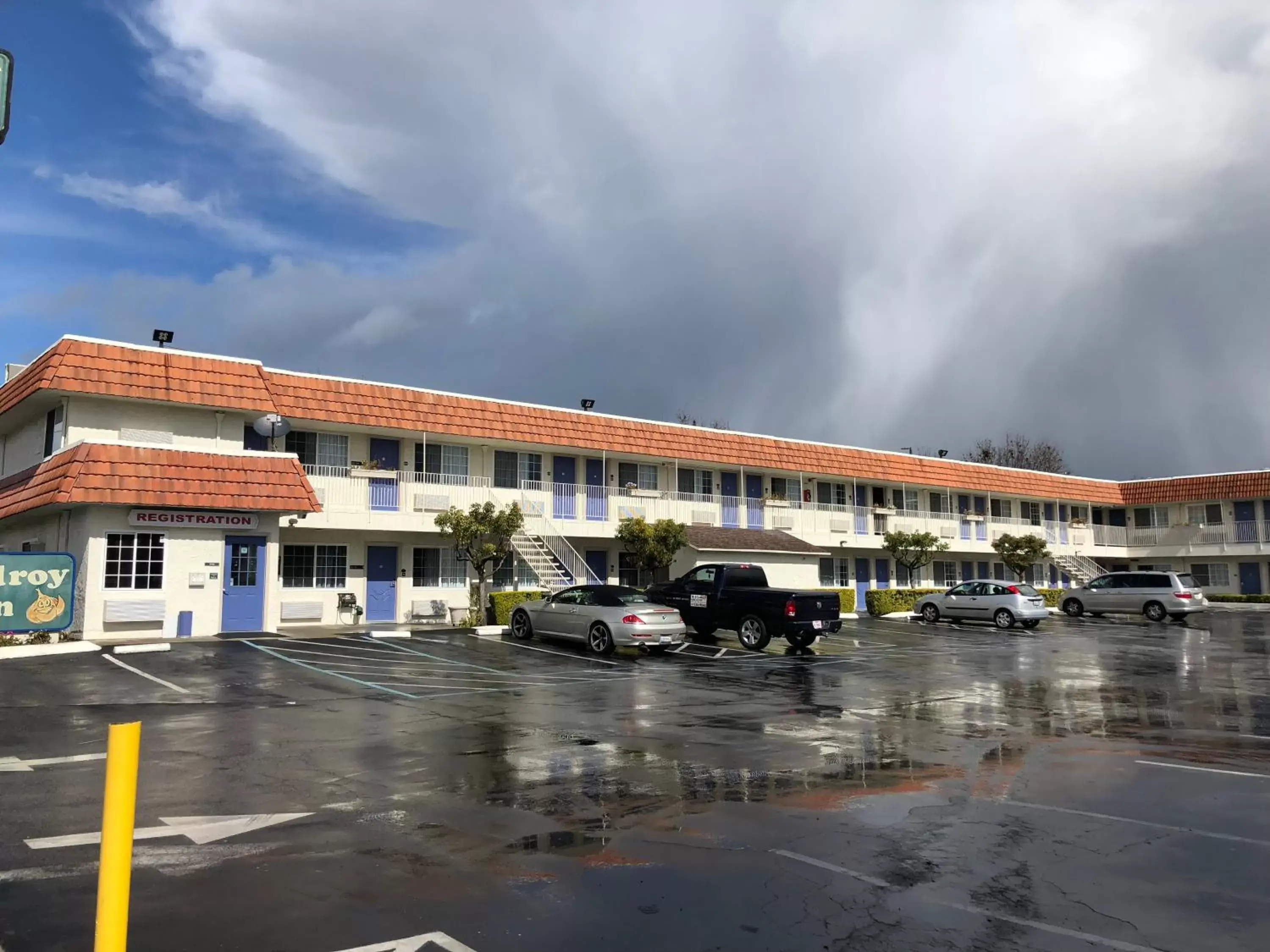 Property Building in Gilroy Inn