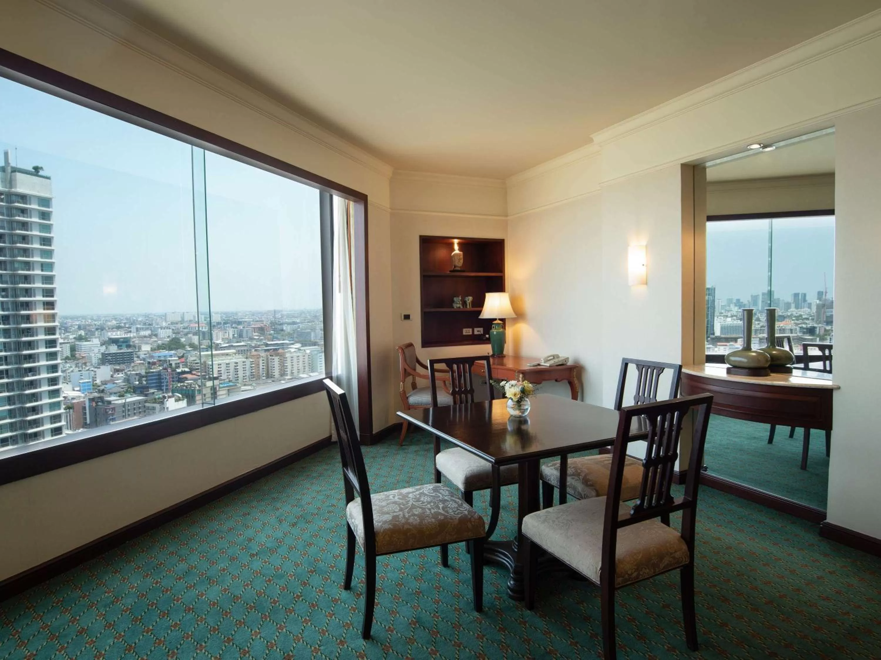 Photo of the whole room in Swissotel Bangkok Ratchada