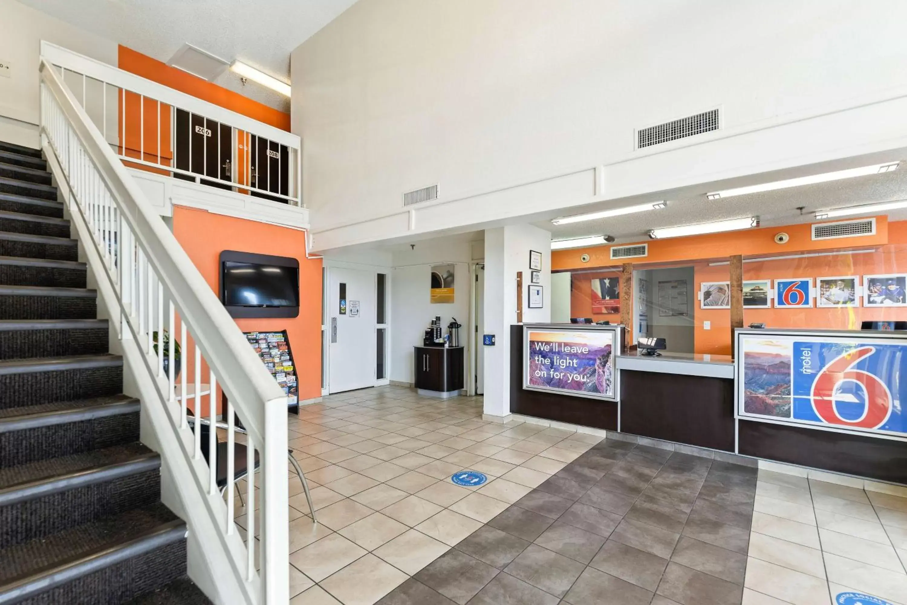 Lobby or reception in Studio 6 Tucson, AZ - North